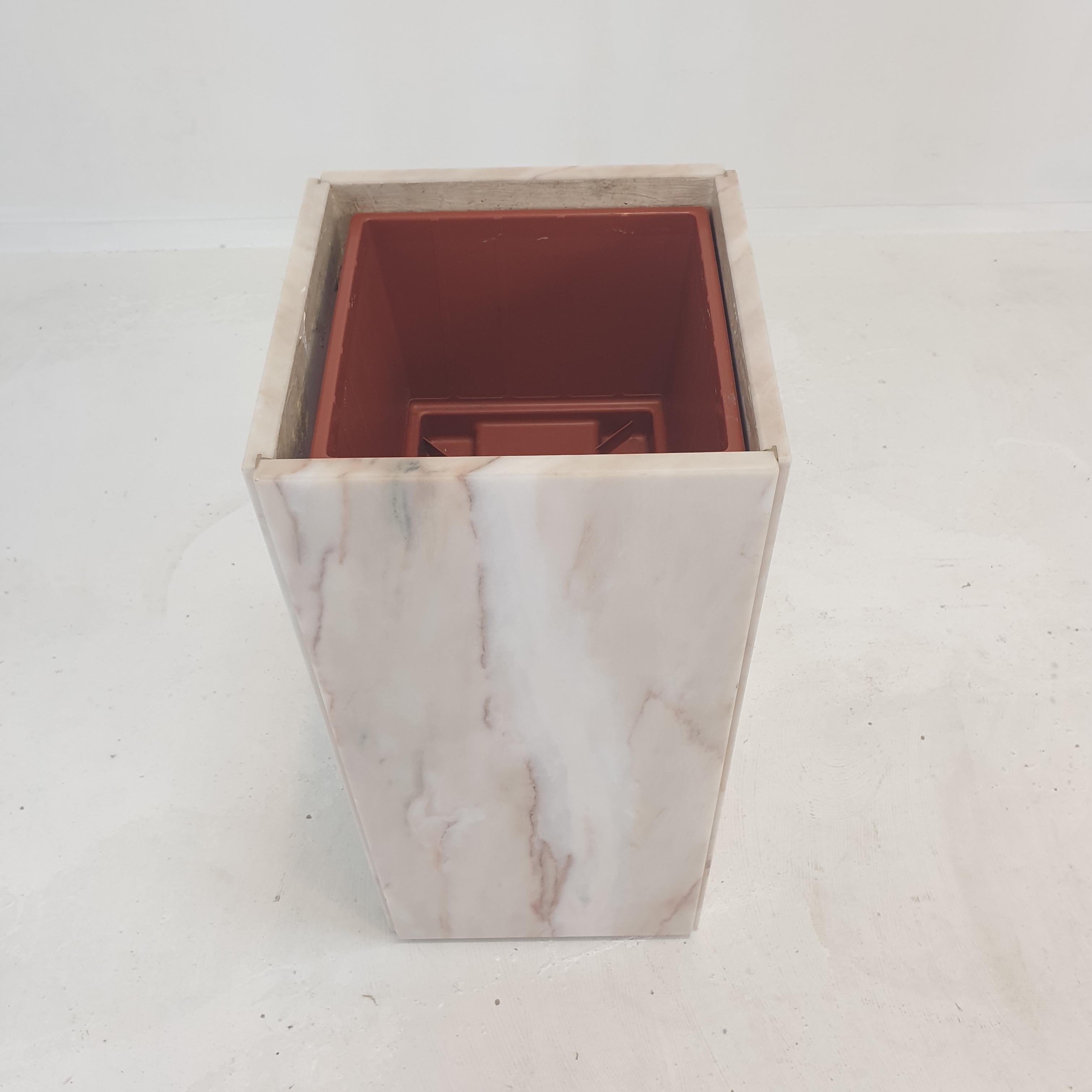Italian Marble Planter or Pedestal with Light, 1970's For Sale 3