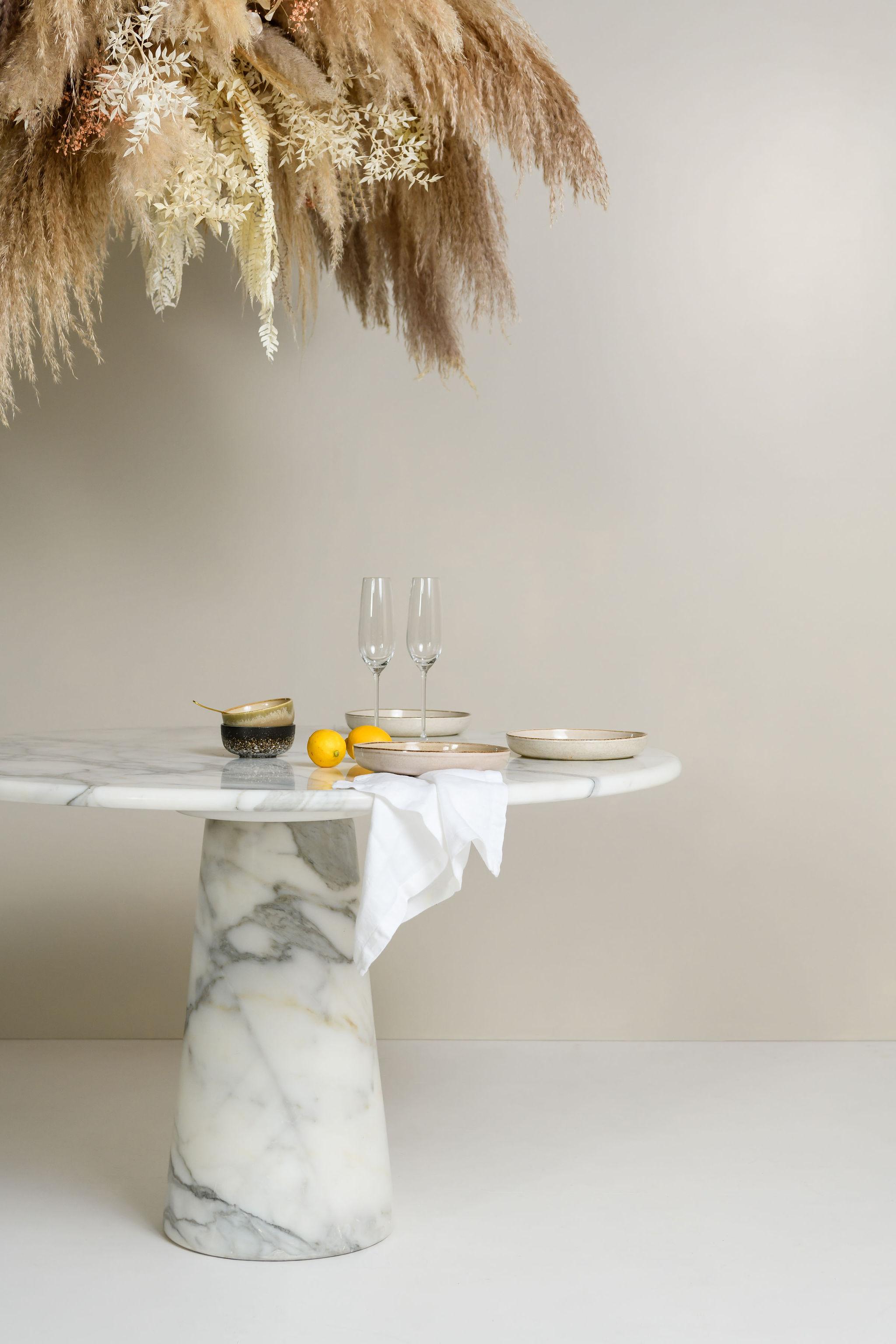 Italian Marble Round Dining Table in the Style of Angelo Mangiarotti, 1970s 8