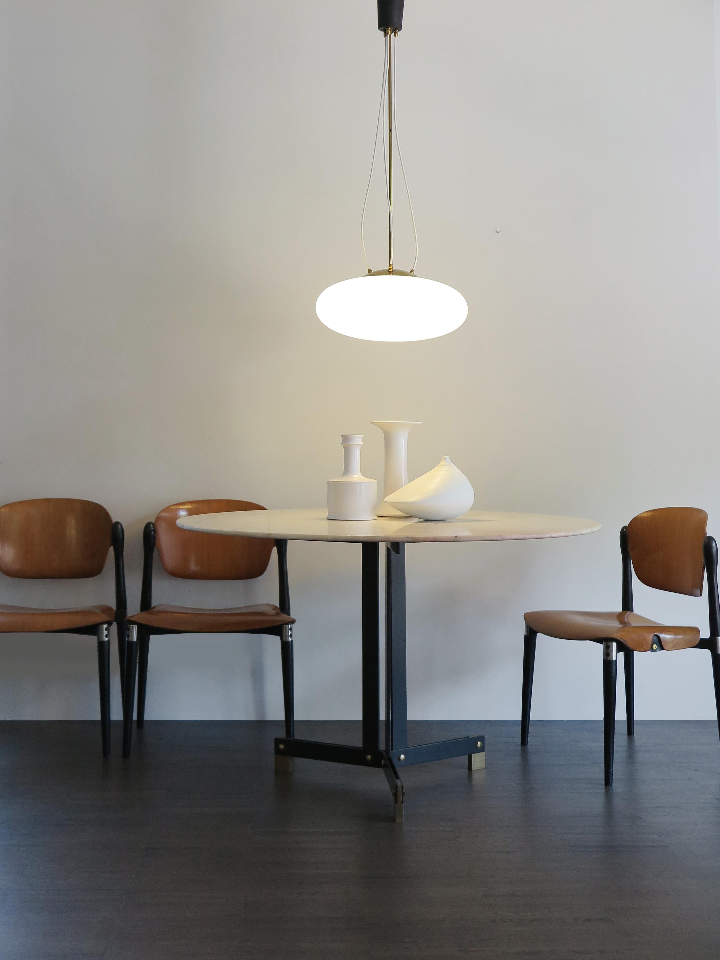 Italian Marble Round Midcentury Dining Table, 1950s In Good Condition In Reggio Emilia, IT