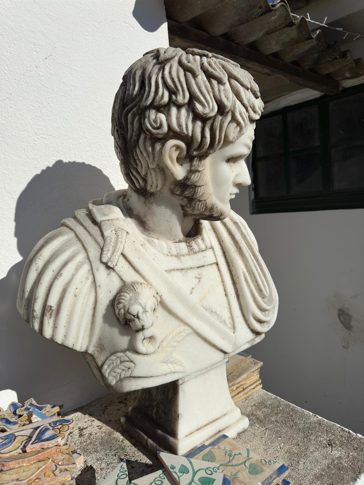Moderne Sculpture italienne en marbre Début du 20ème siècle en vente