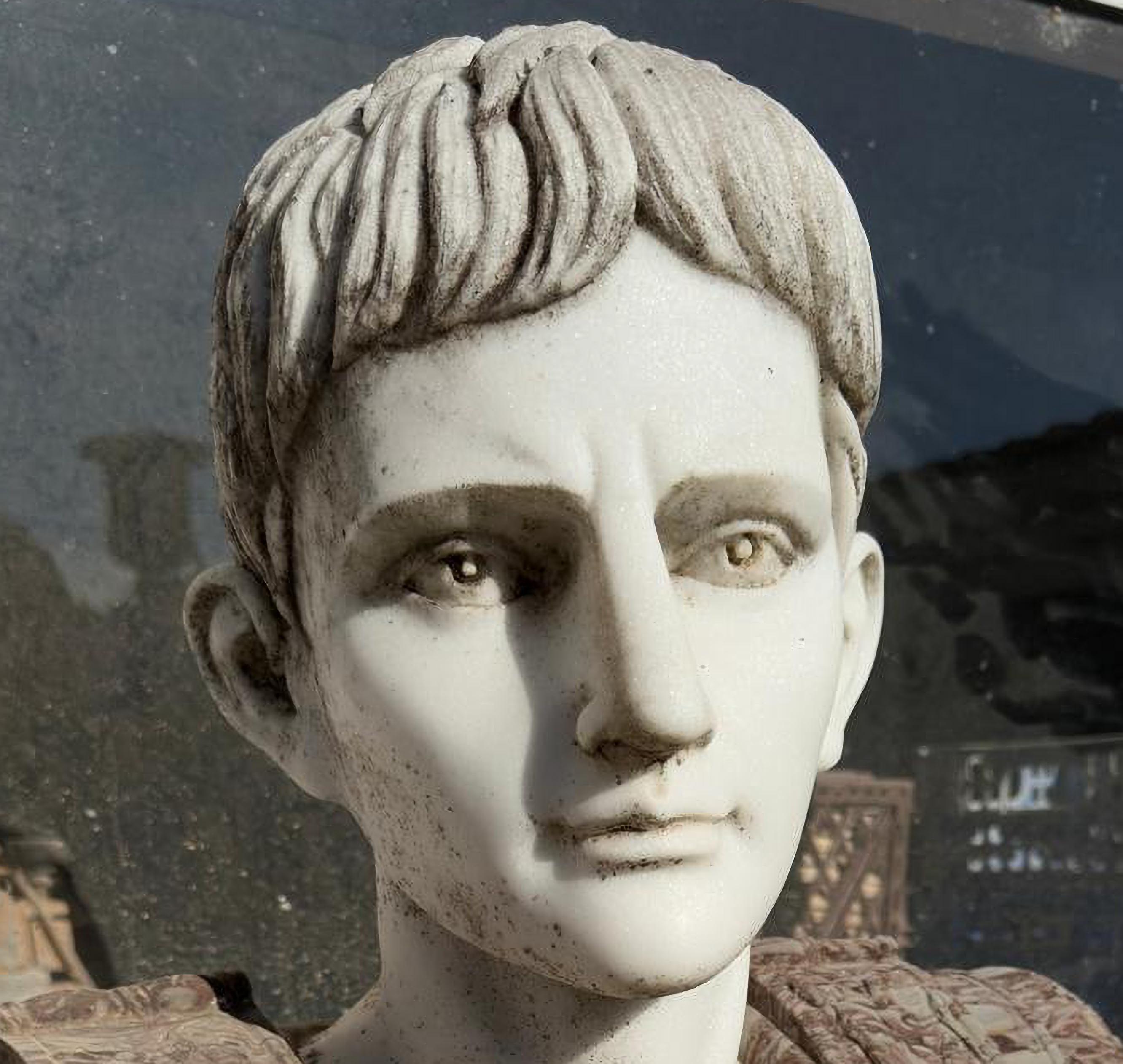 Modern Italian Marble Sculpture Early 20th Century For Sale