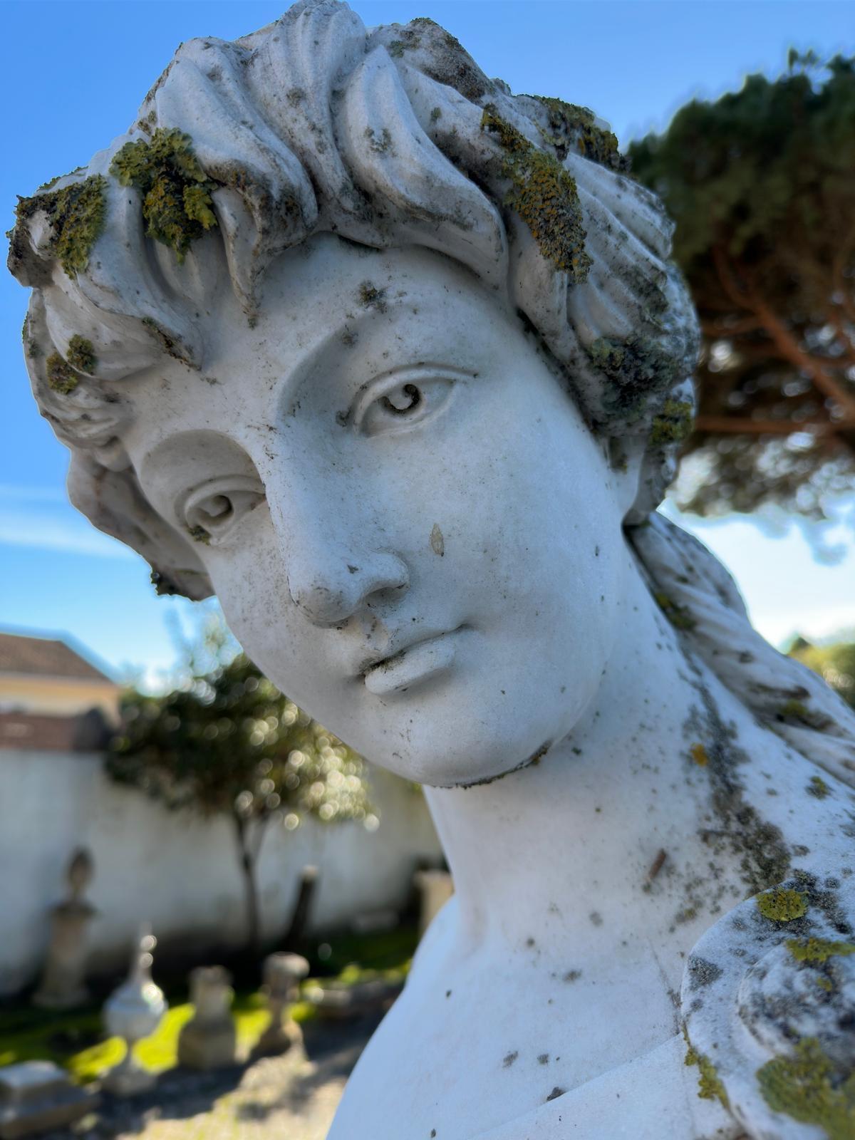 Sculpture italienne en marbre Début du 20ème siècle

Marbre
200cm x 65cm
bon état d'origine