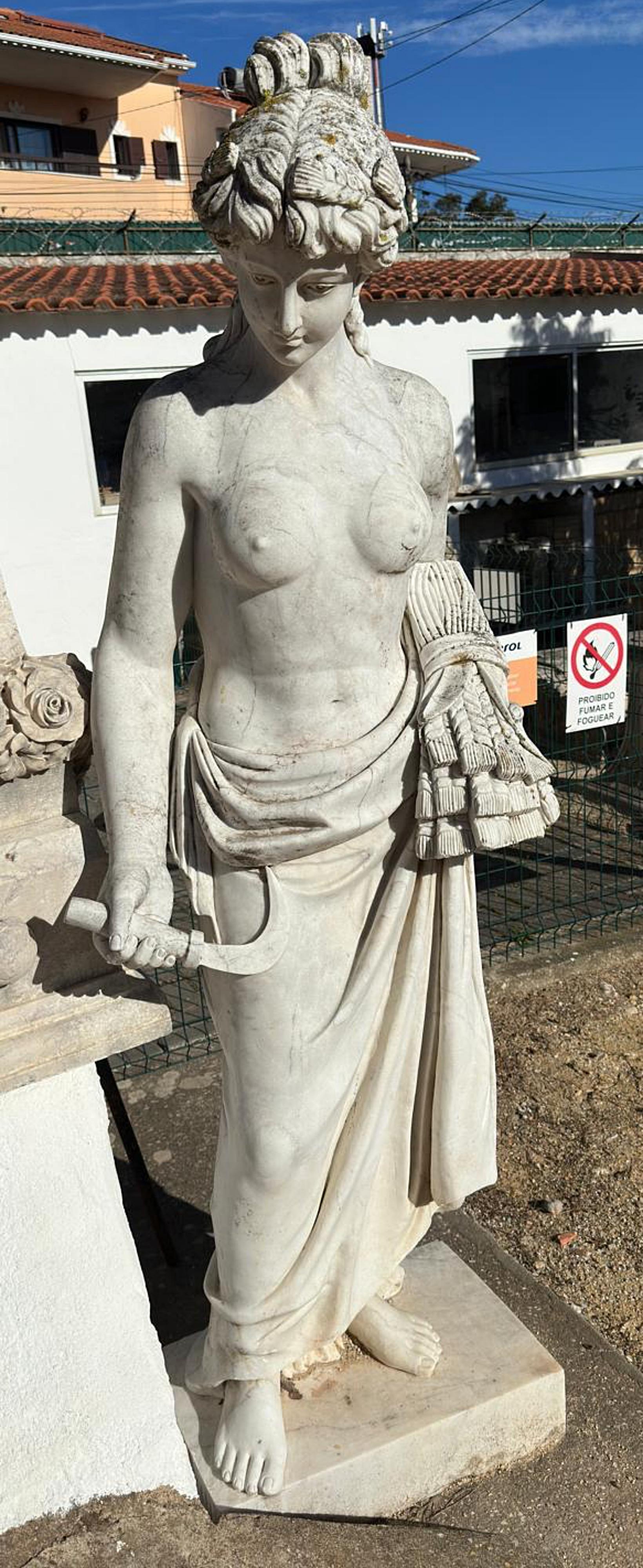 Italienische Marmorskulptur des frühen 20. Jahrhunderts, H: 200 cm (Moderne)
