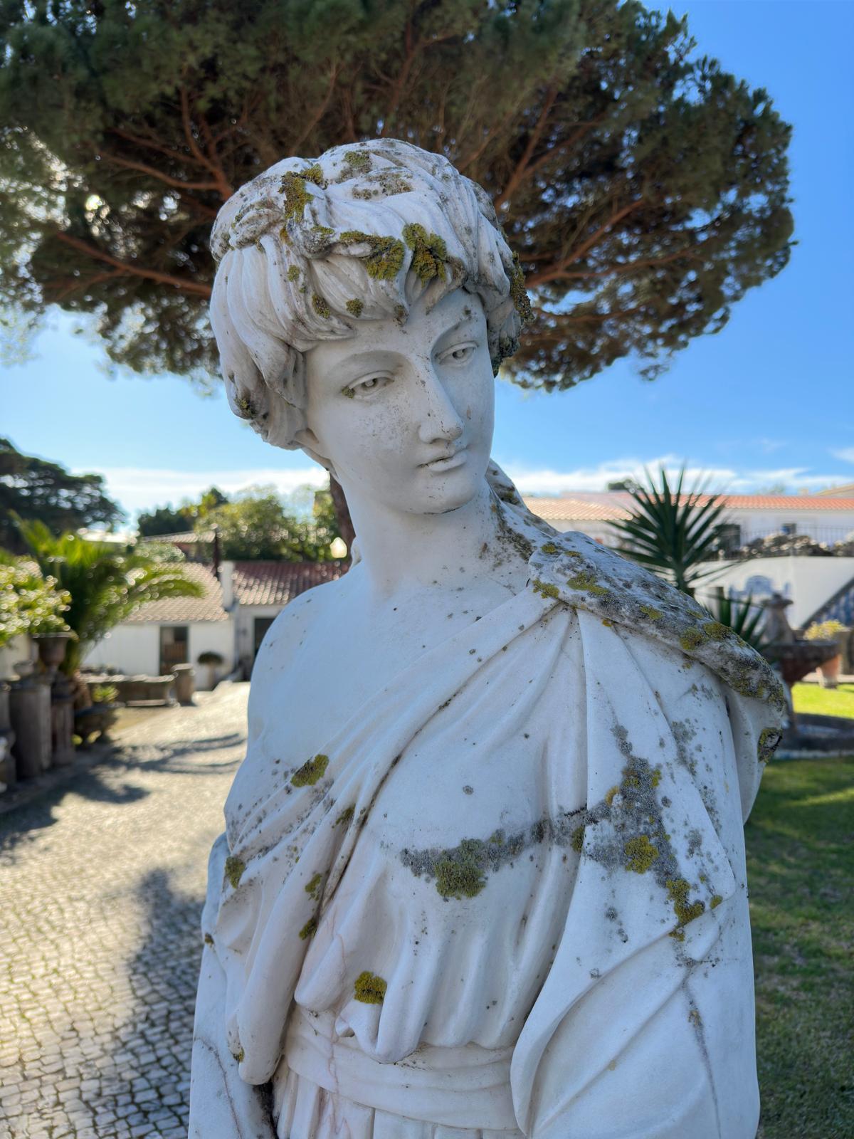 Sculpté à la main Sculpture italienne du début du 20ème siècle H : 200 cm en vente