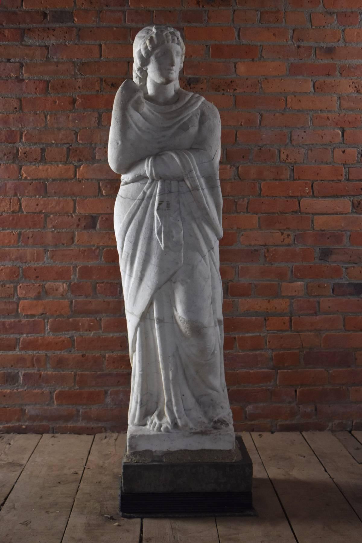 Marbre Statue italienne en marbre de Livia ou Pudicité, 19ème siècle d'après l'Antique  en vente