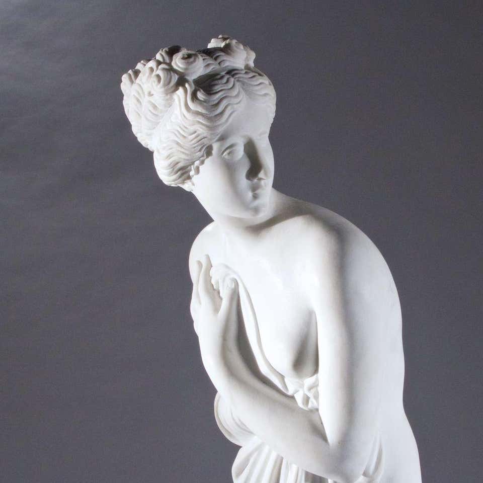 Fine quality neoclassical Italian marble statue of "Venus after the bath" after Antonio Canova.