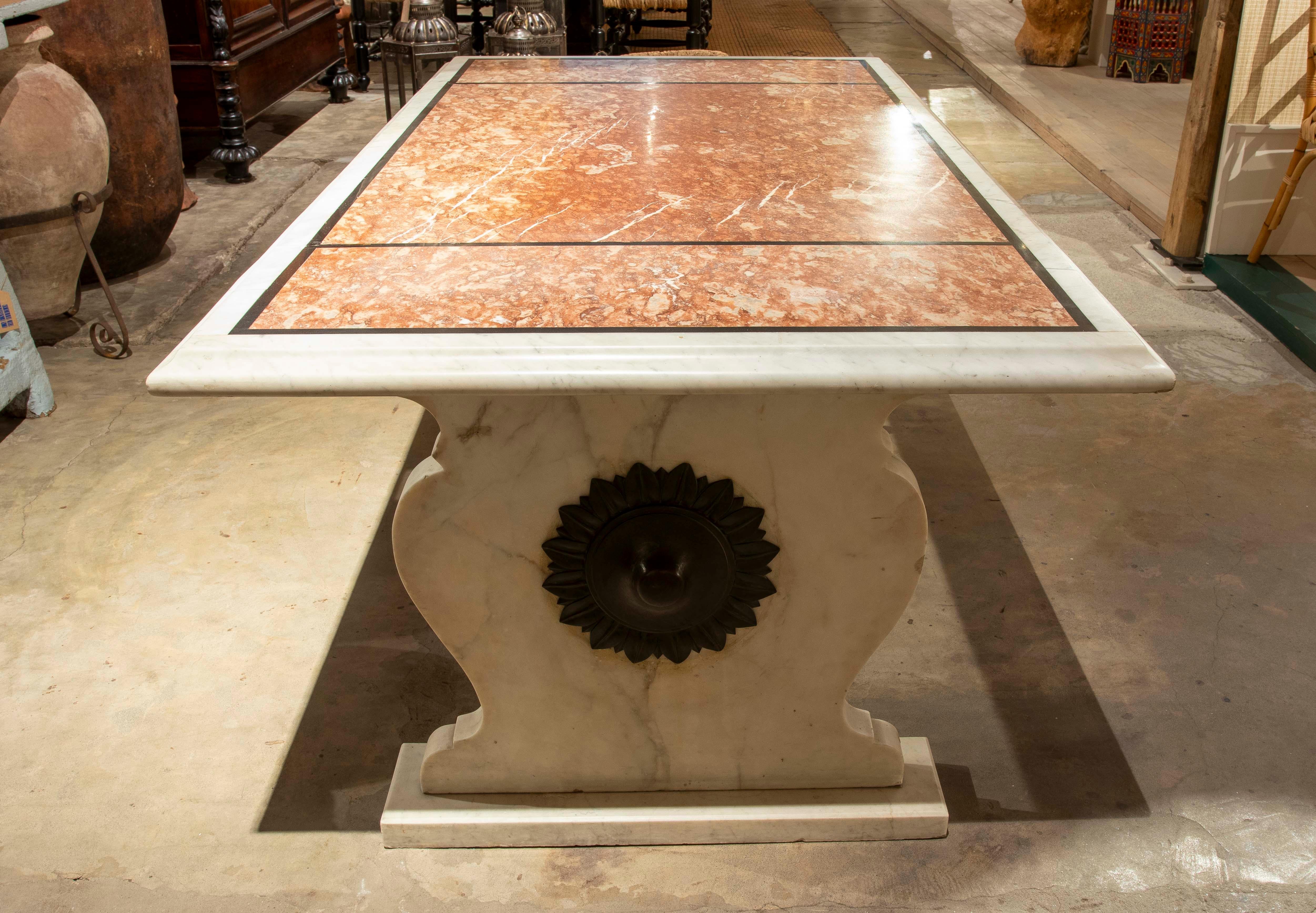 19th Century Italian Marble Table in Two-Tone with Bronze Connecting Rod with the Rosette For Sale