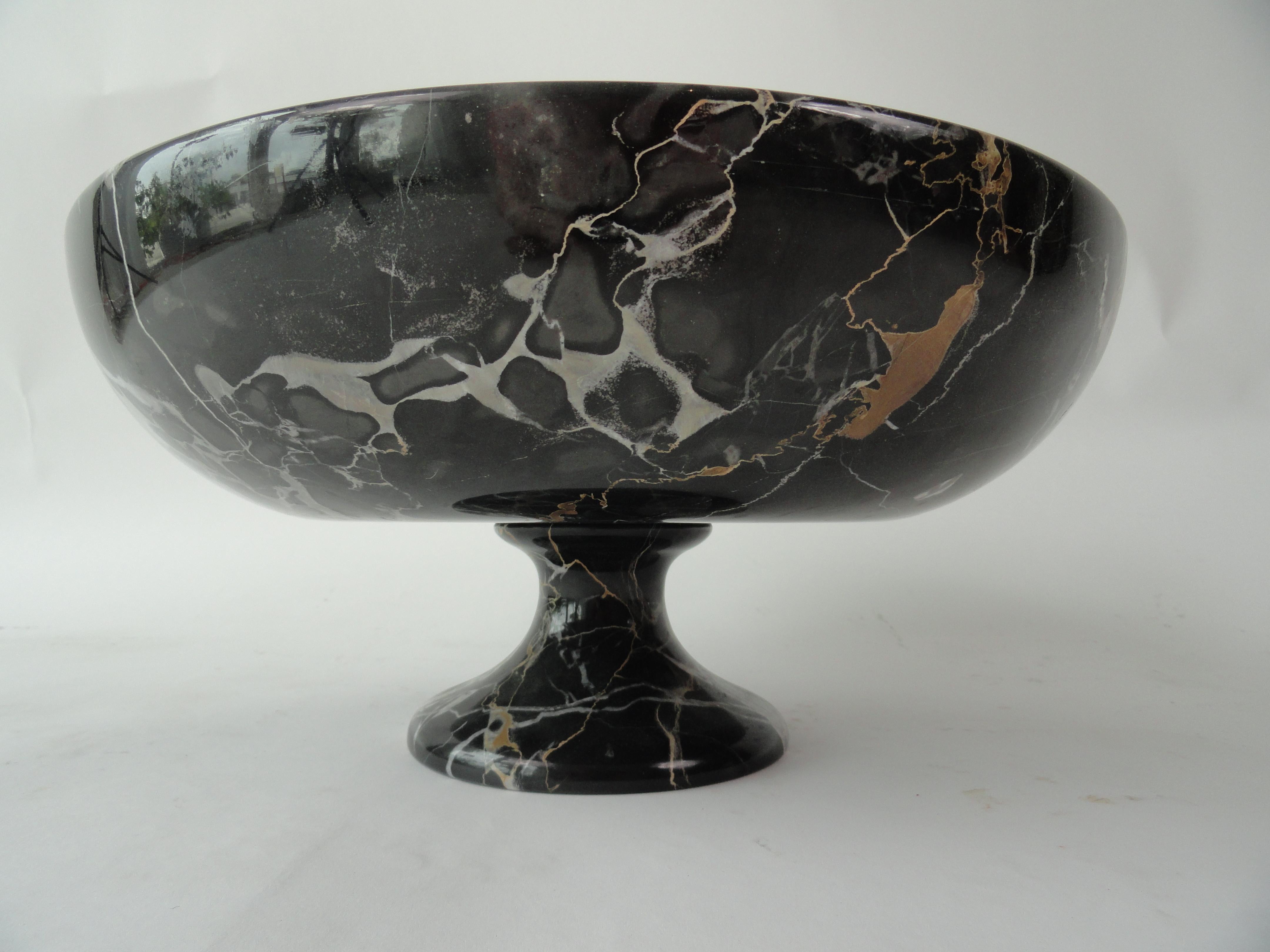 Italian Marble Tassa In Excellent Condition For Sale In West Palm Beach, FL