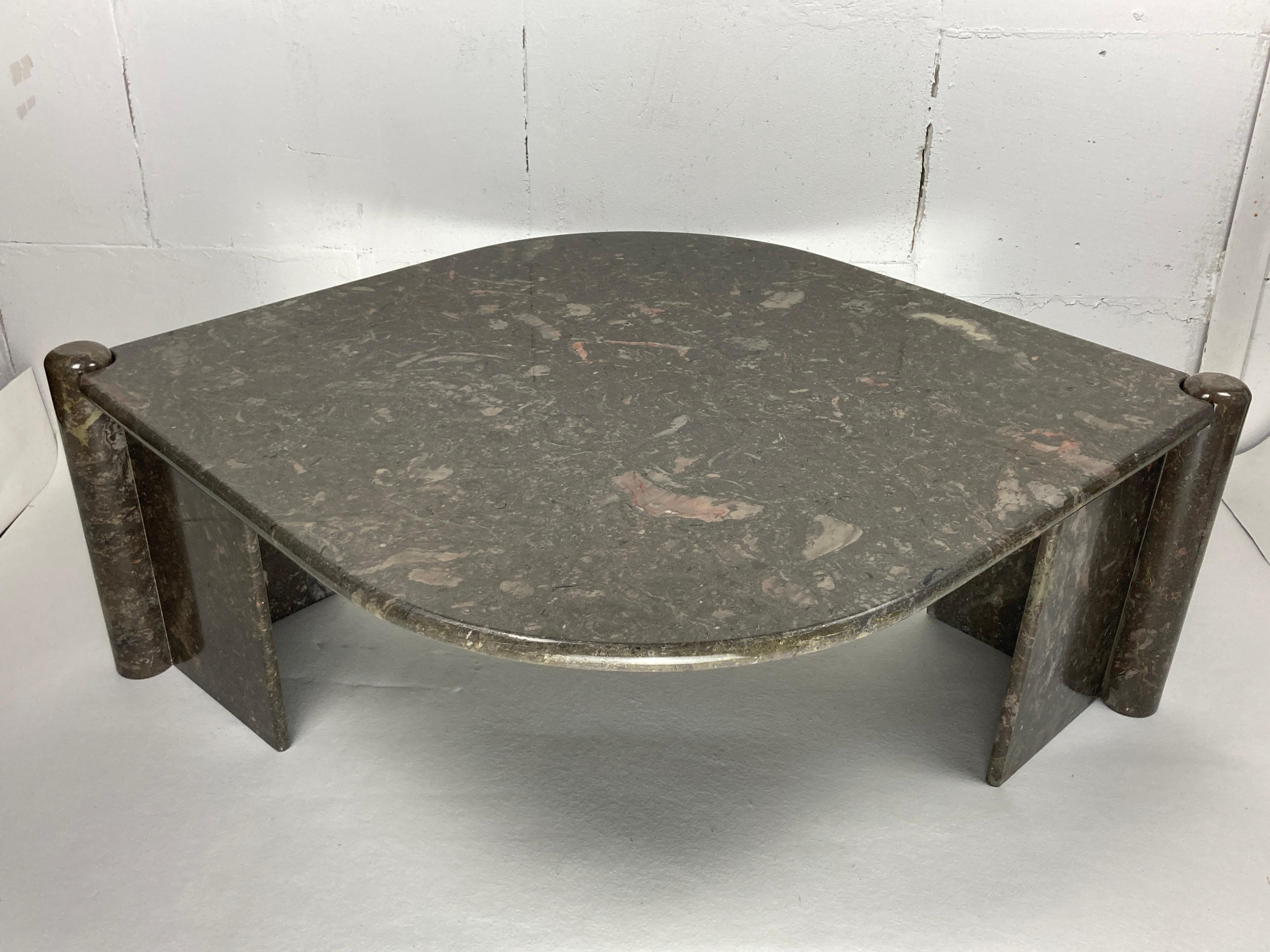Marbre Table basse en marbre italien, 1980 en vente