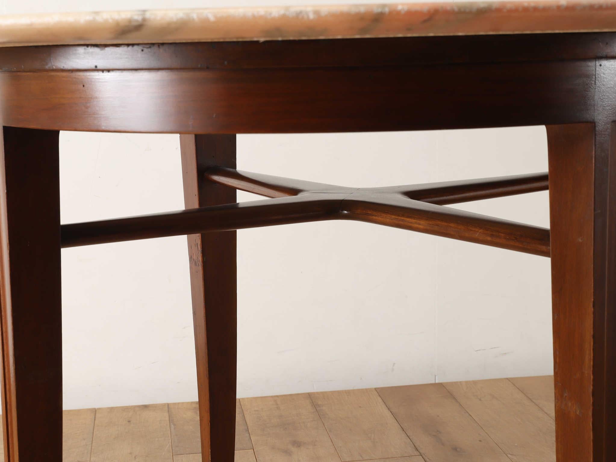 Table ronde italienne des années 1960 en vente 5