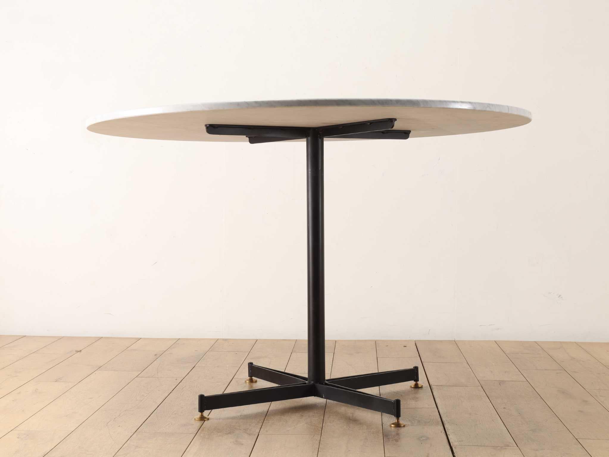 Mid-Century Modern Italian Marble Top Round Table 1970's For Sale