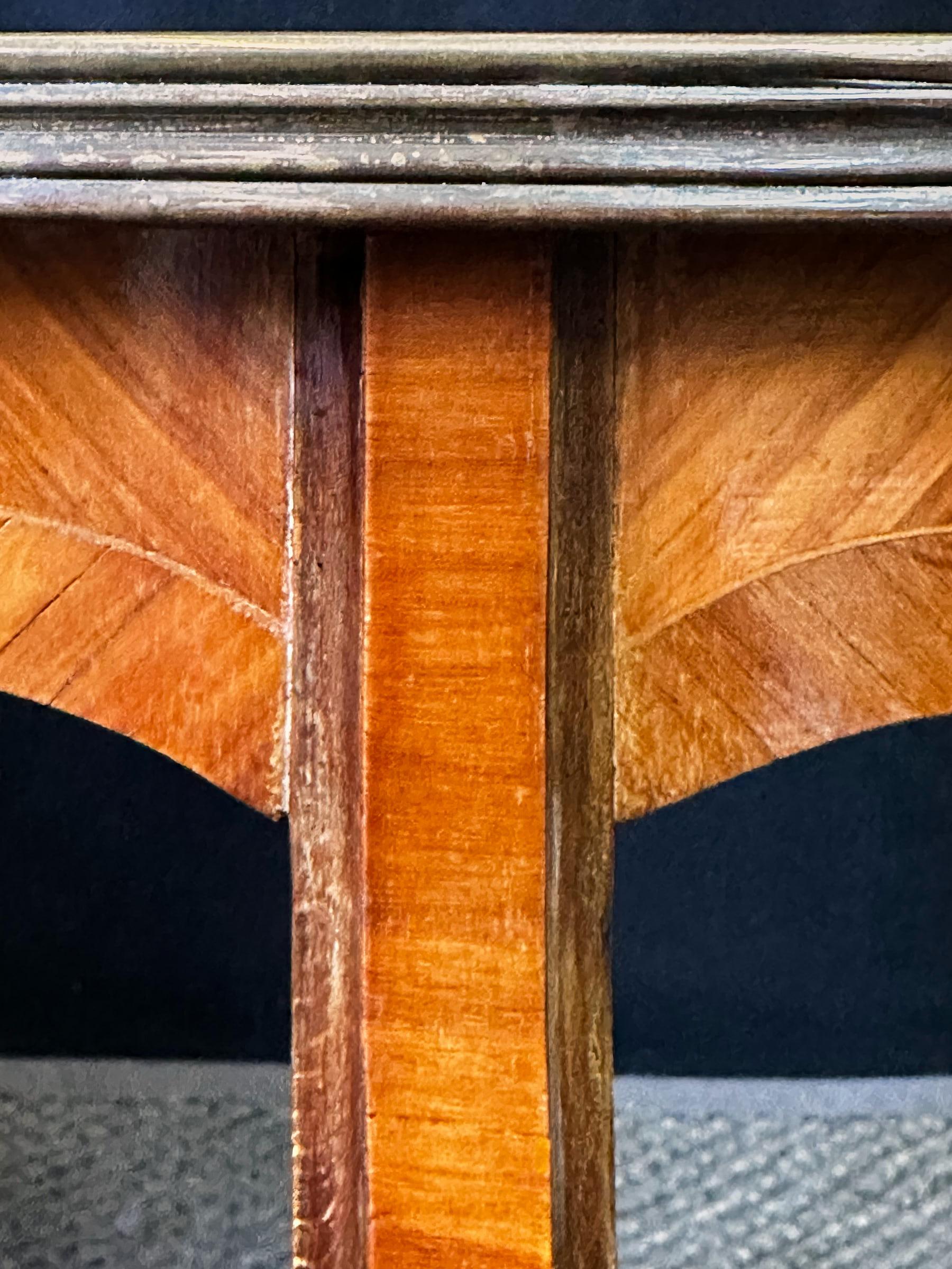 Italian Marble Top Side Table, Circa 1940s For Sale 3