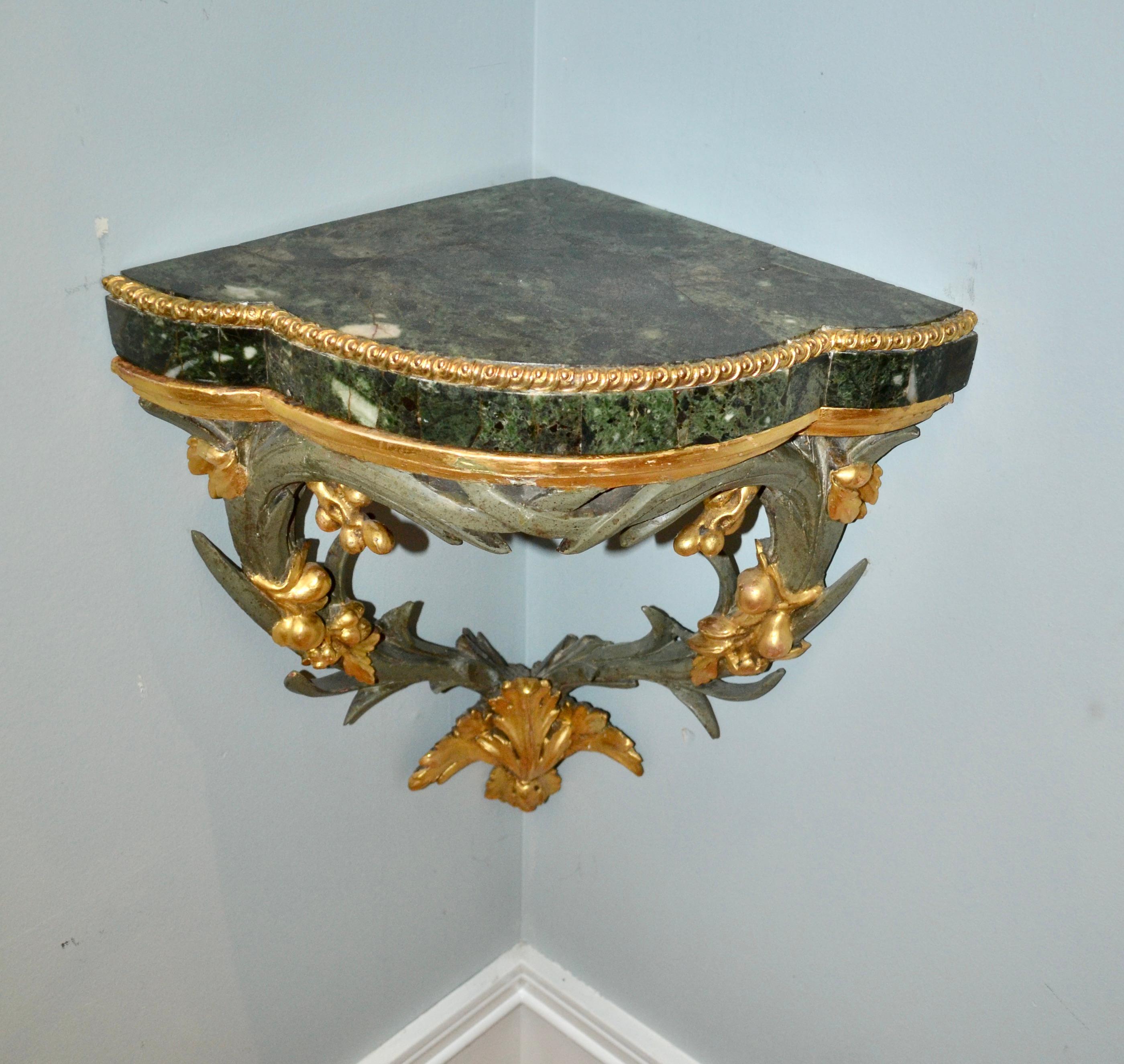 Italian Marble Topped Gilded and Silver Leafed Corner Bracket For Sale 1