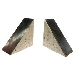 Italienische Marmor-Travertin-Buchstützen und Metall-Devastated Minimalistisches Design Spanien