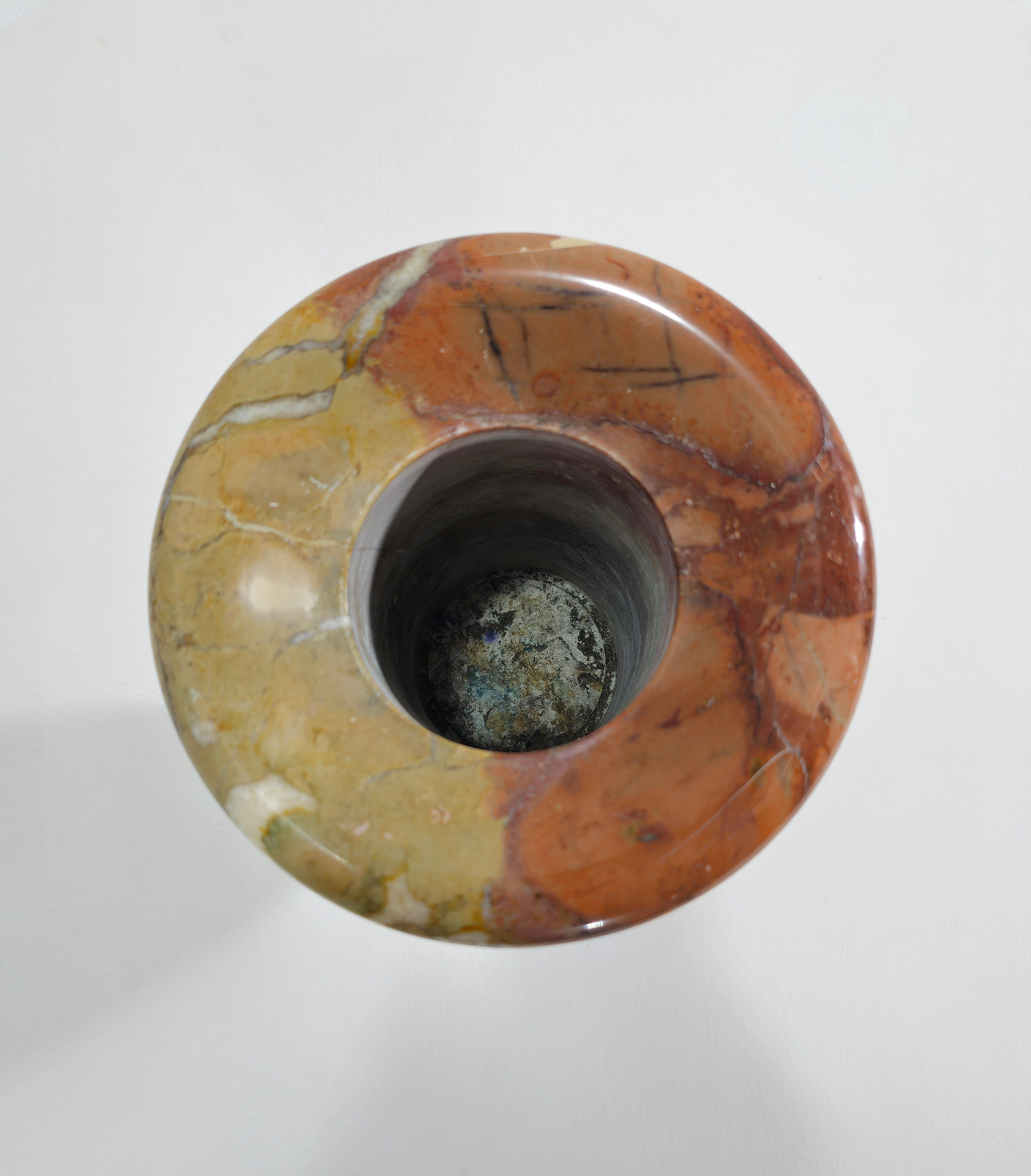 Italiano Vaso di marmo italiano Mid-Century Modern in vendita