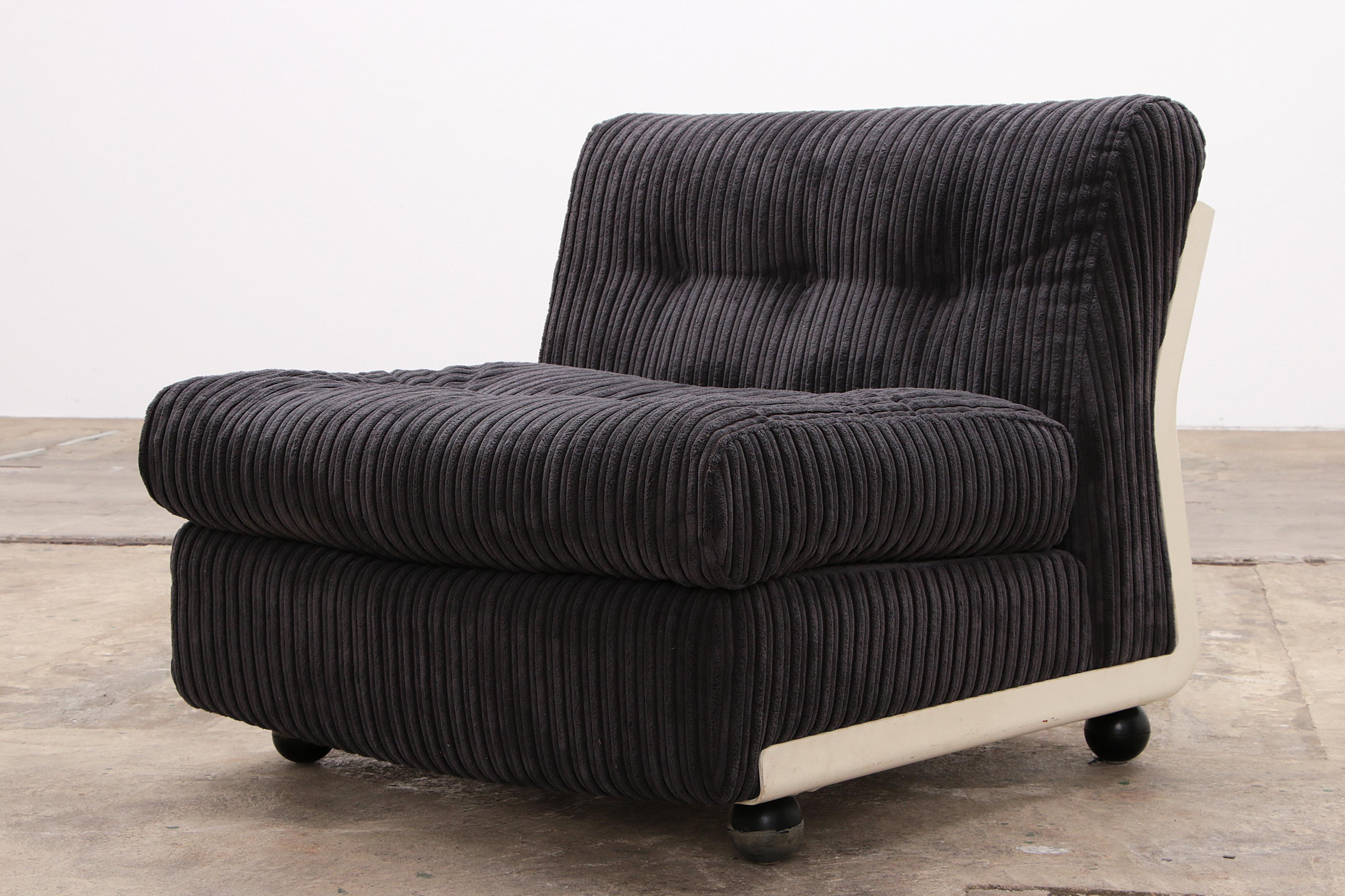 Mid-Century Modern Italian Mario Bellini Amanta armchair ribbed fabric anthracite, 1960s