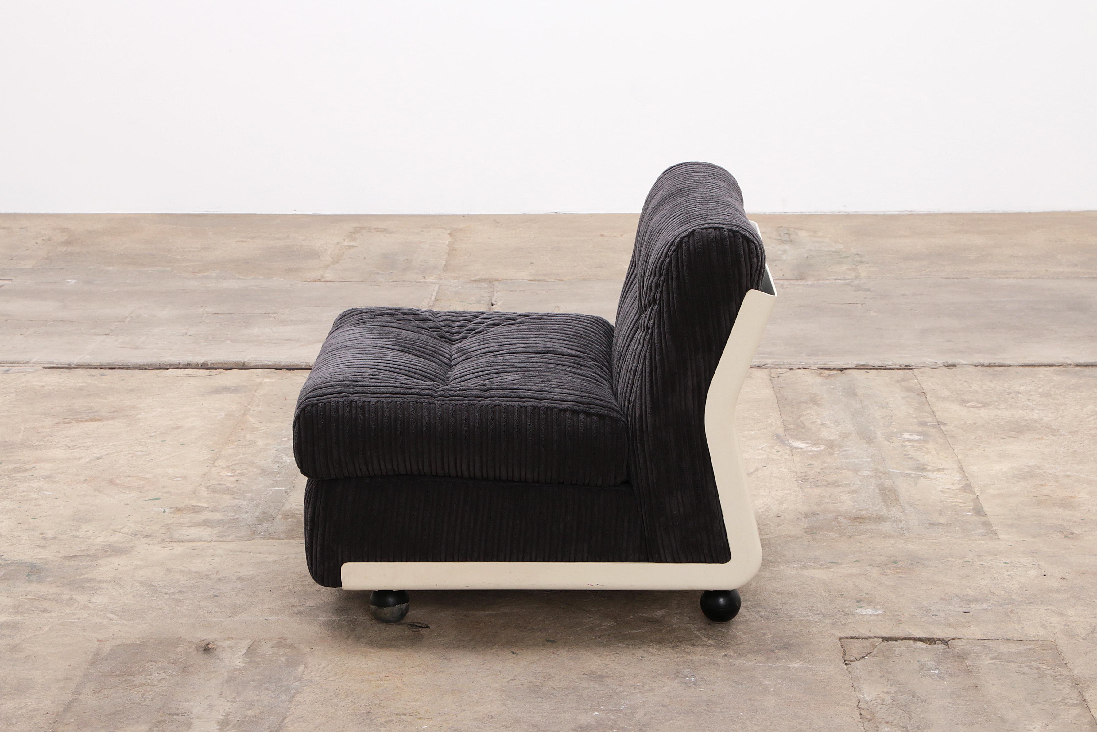 Mid-20th Century Italian Mario Bellini Amanta armchair ribbed fabric anthracite, 1960s