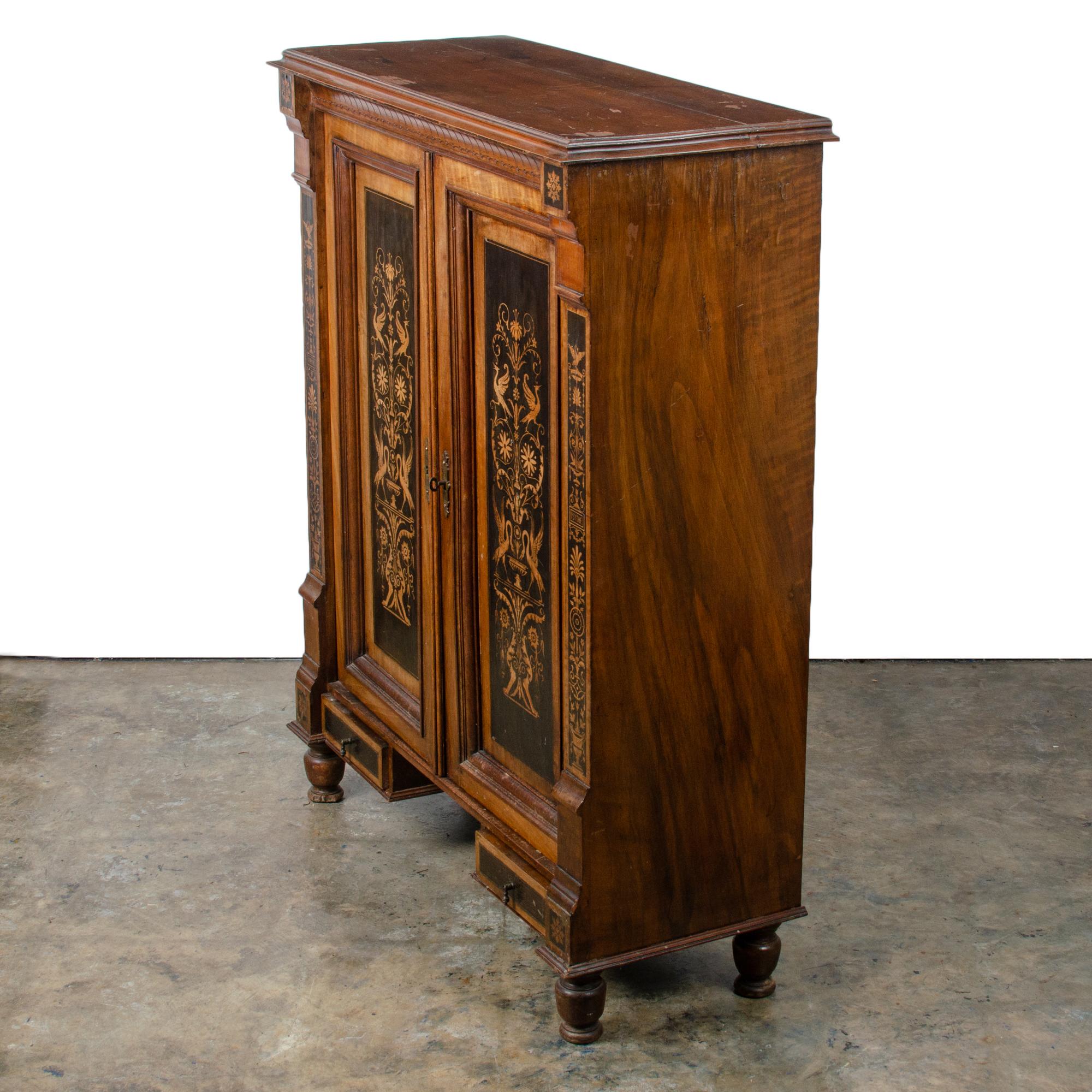 Cabinet Amor et Psyché en marqueterie italienne en vente 6