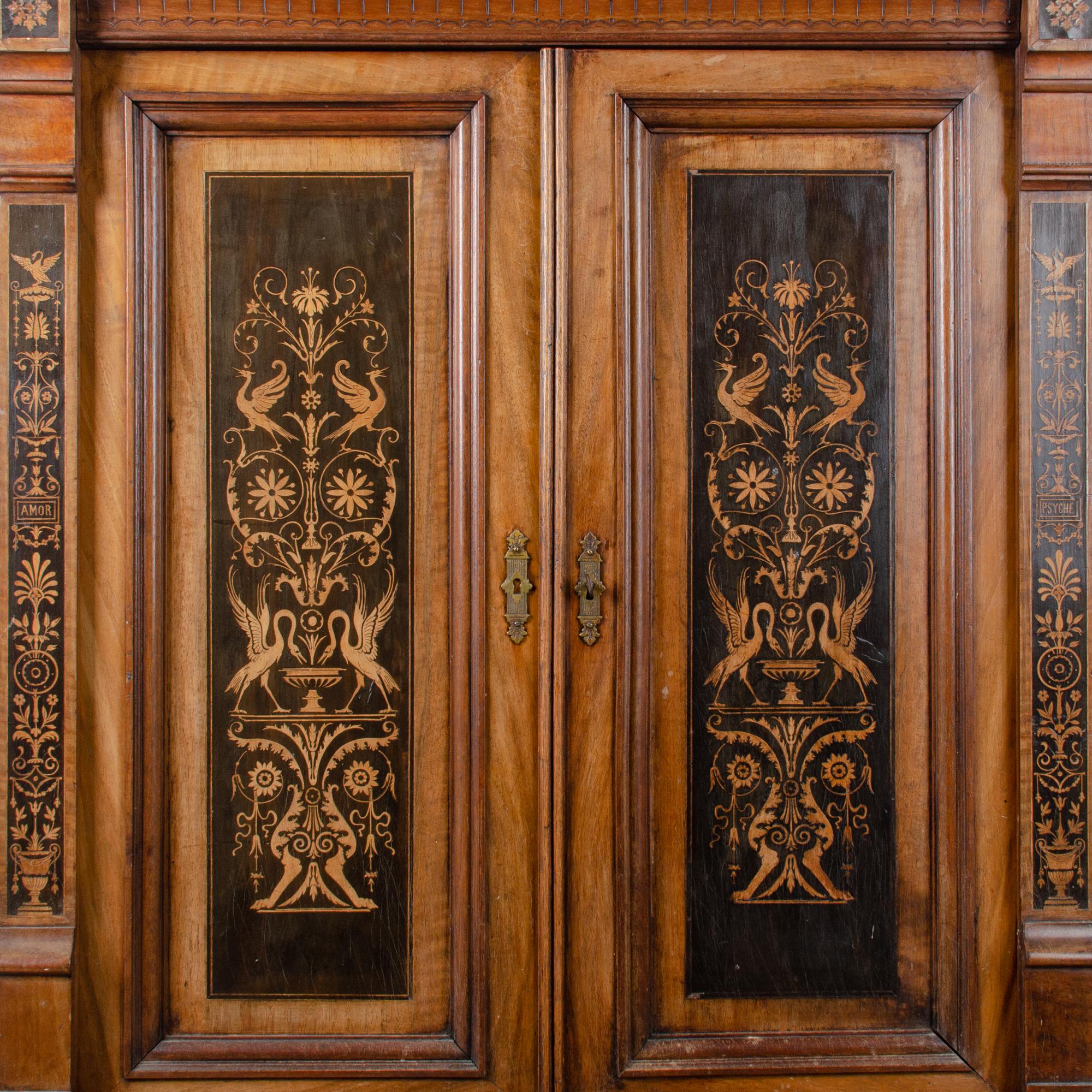 Fin du XIXe siècle Cabinet Amor et Psyché en marqueterie italienne en vente