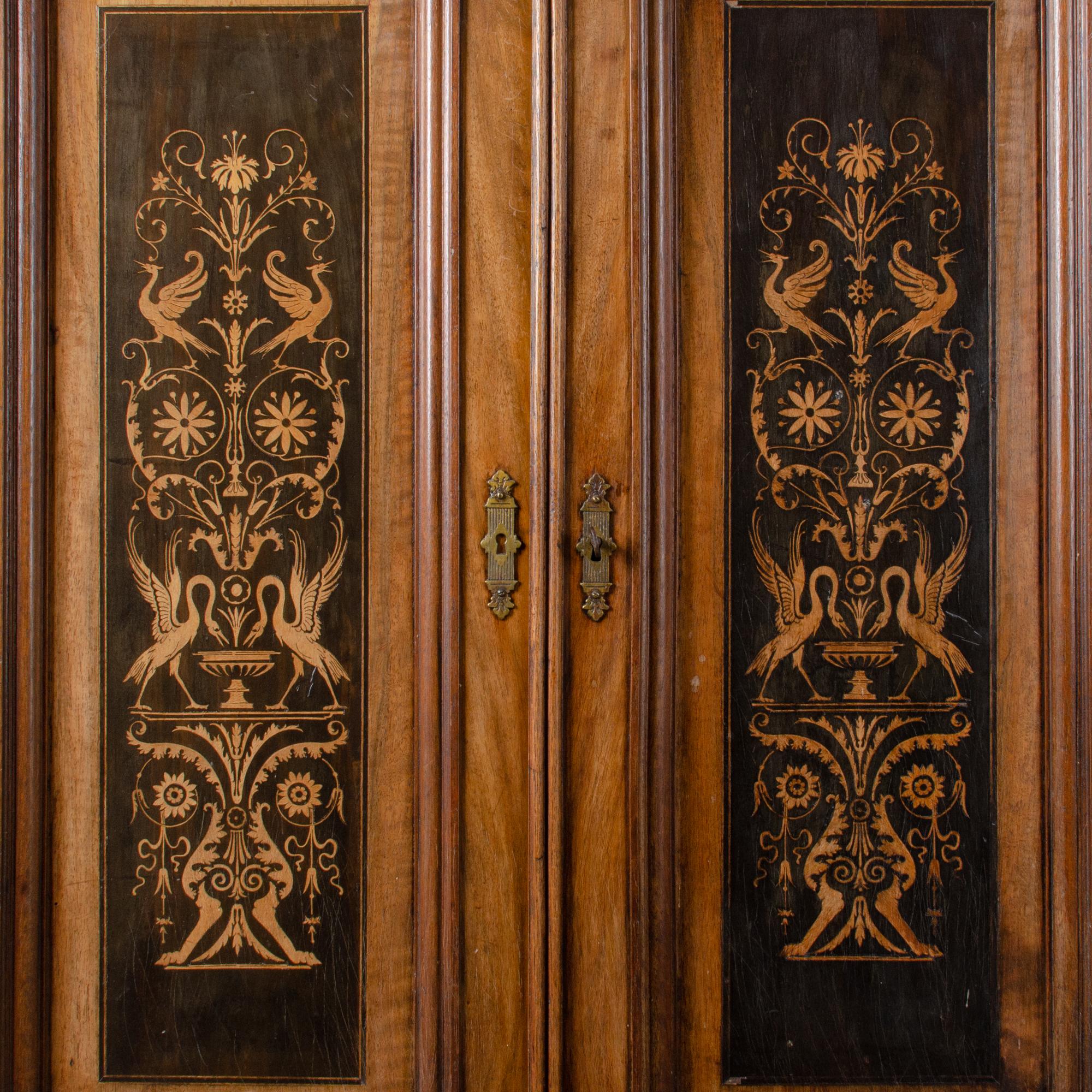 Cabinet Amor et Psyché en marqueterie italienne en vente 1