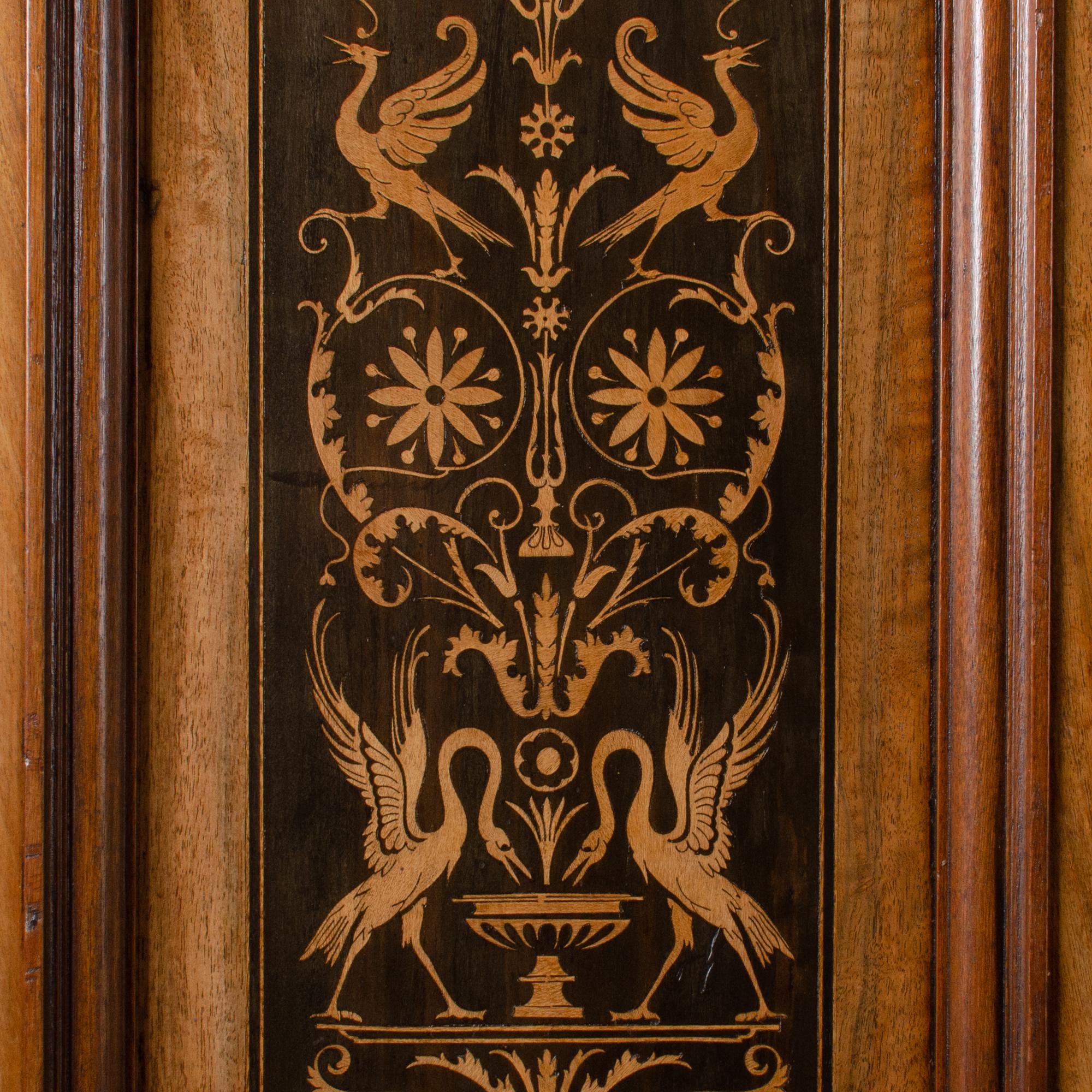 Cabinet Amor et Psyché en marqueterie italienne en vente 2