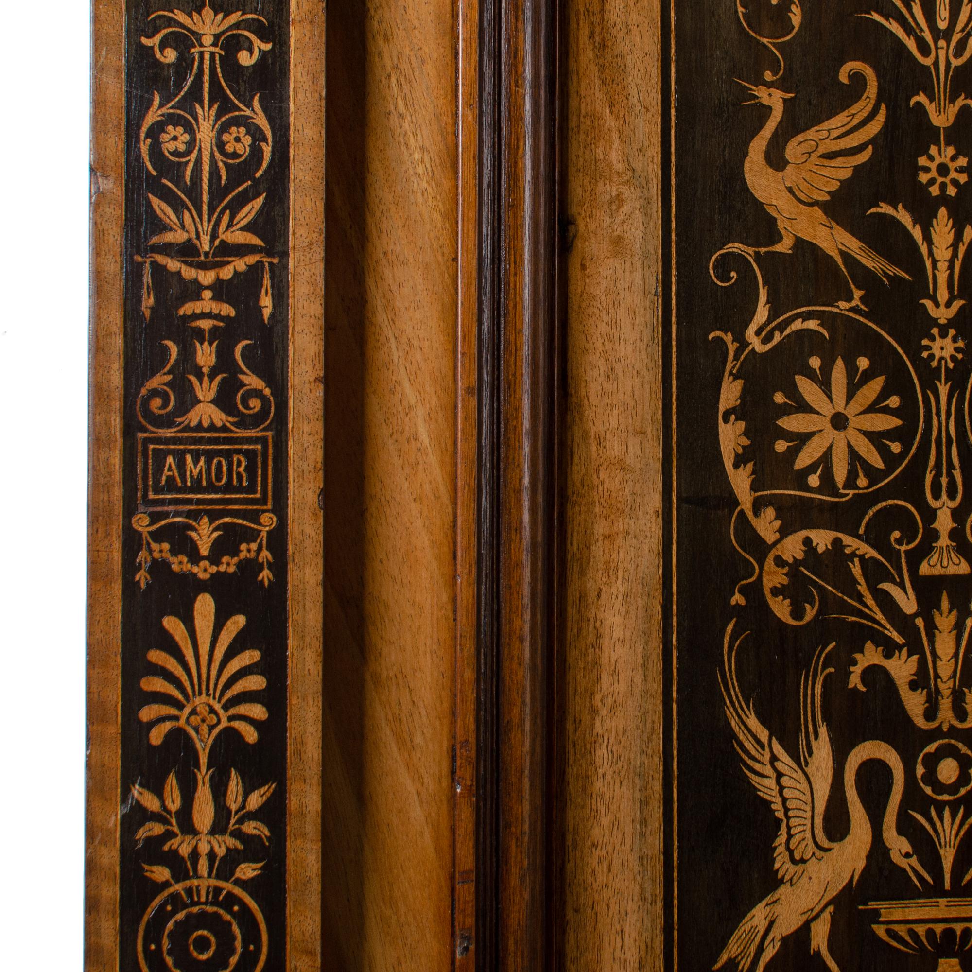 Cabinet Amor et Psyché en marqueterie italienne en vente 4