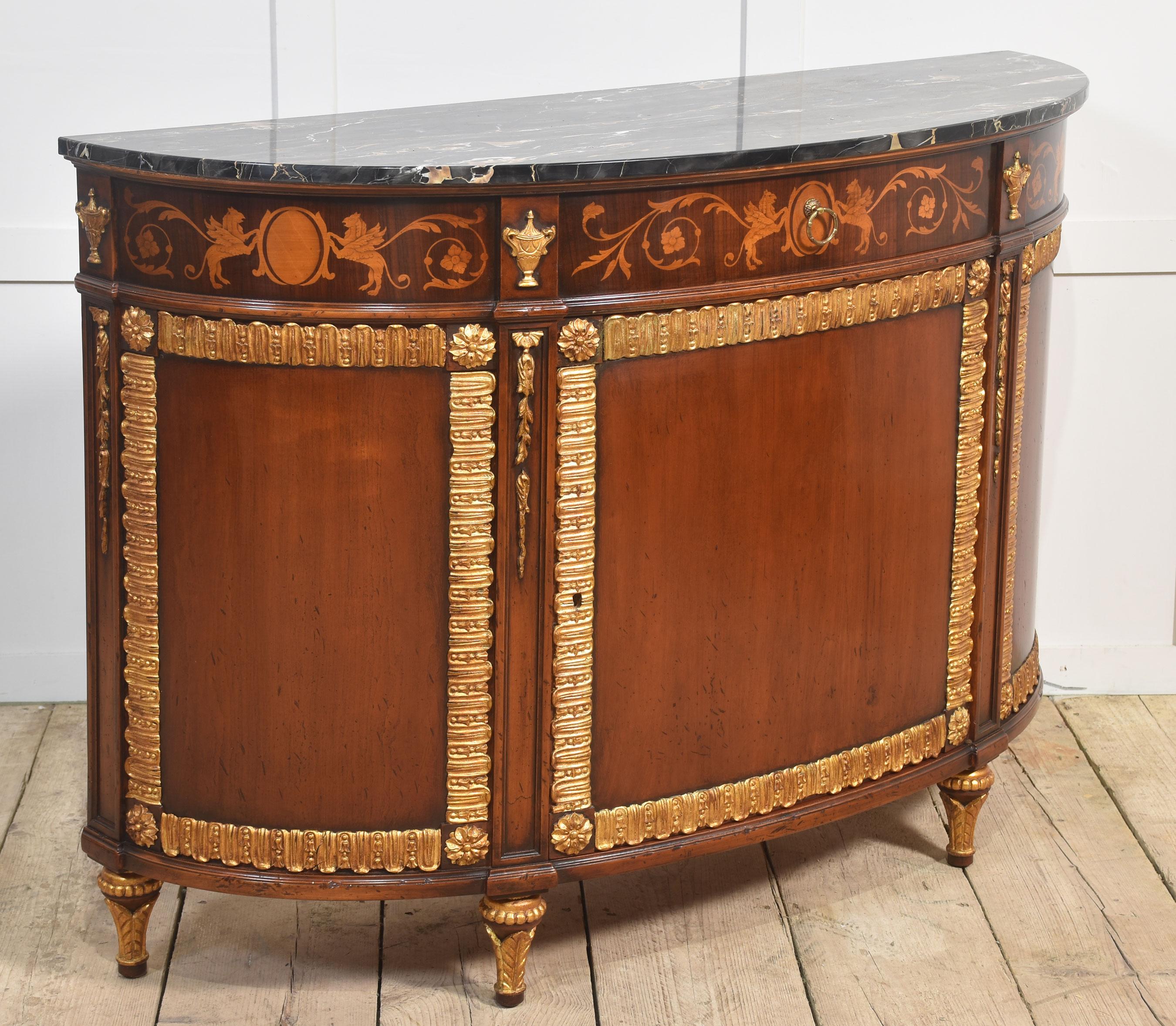 Mueble italiano de marquetería y paquetería de caoba dorada en venta 1
