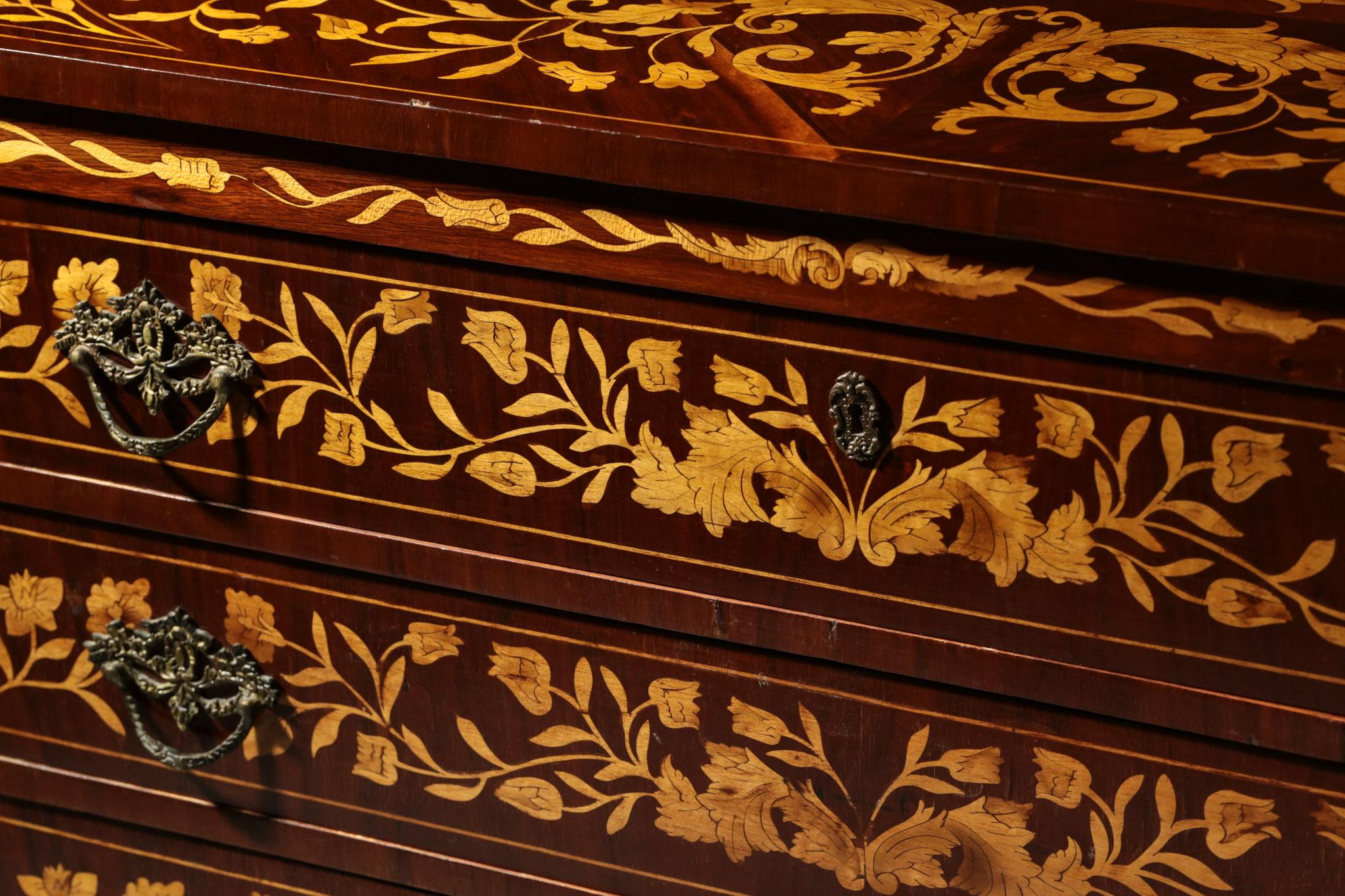 Italian Marquetry Chest of Drawers, 1940s 1