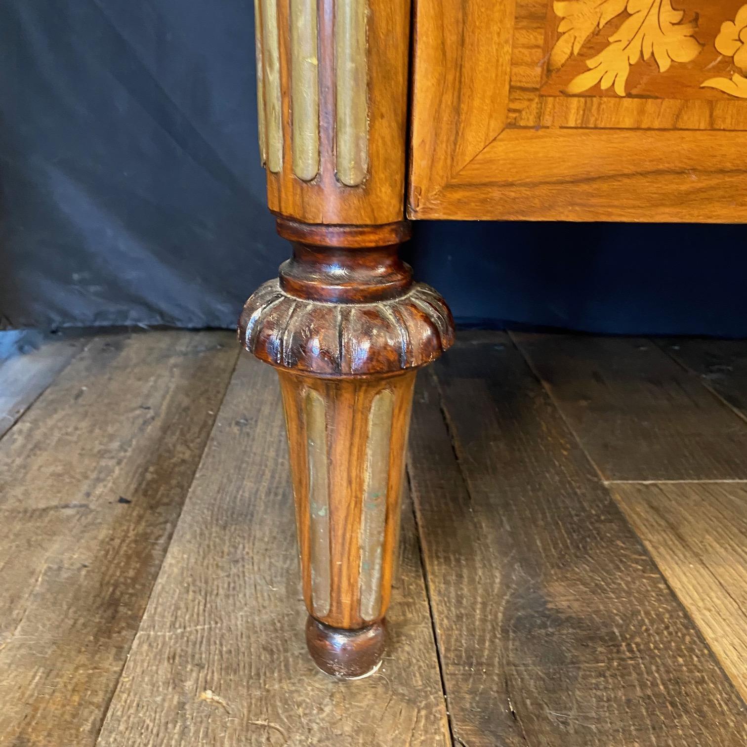 Scrivania Commode con piano in marmo intarsiato italiano in vendita 5