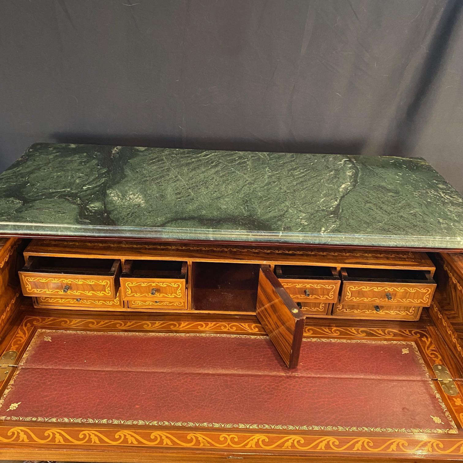 Scrivania Commode con piano in marmo intarsiato italiano in vendita 12