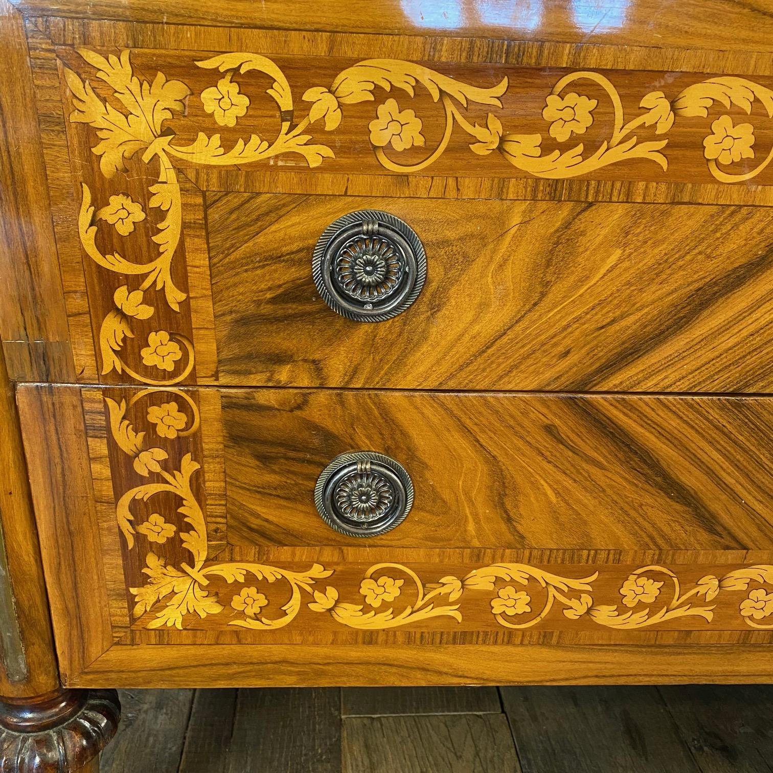 Scrivania Commode con piano in marmo intarsiato italiano In condizioni buone in vendita a Hopewell, NJ
