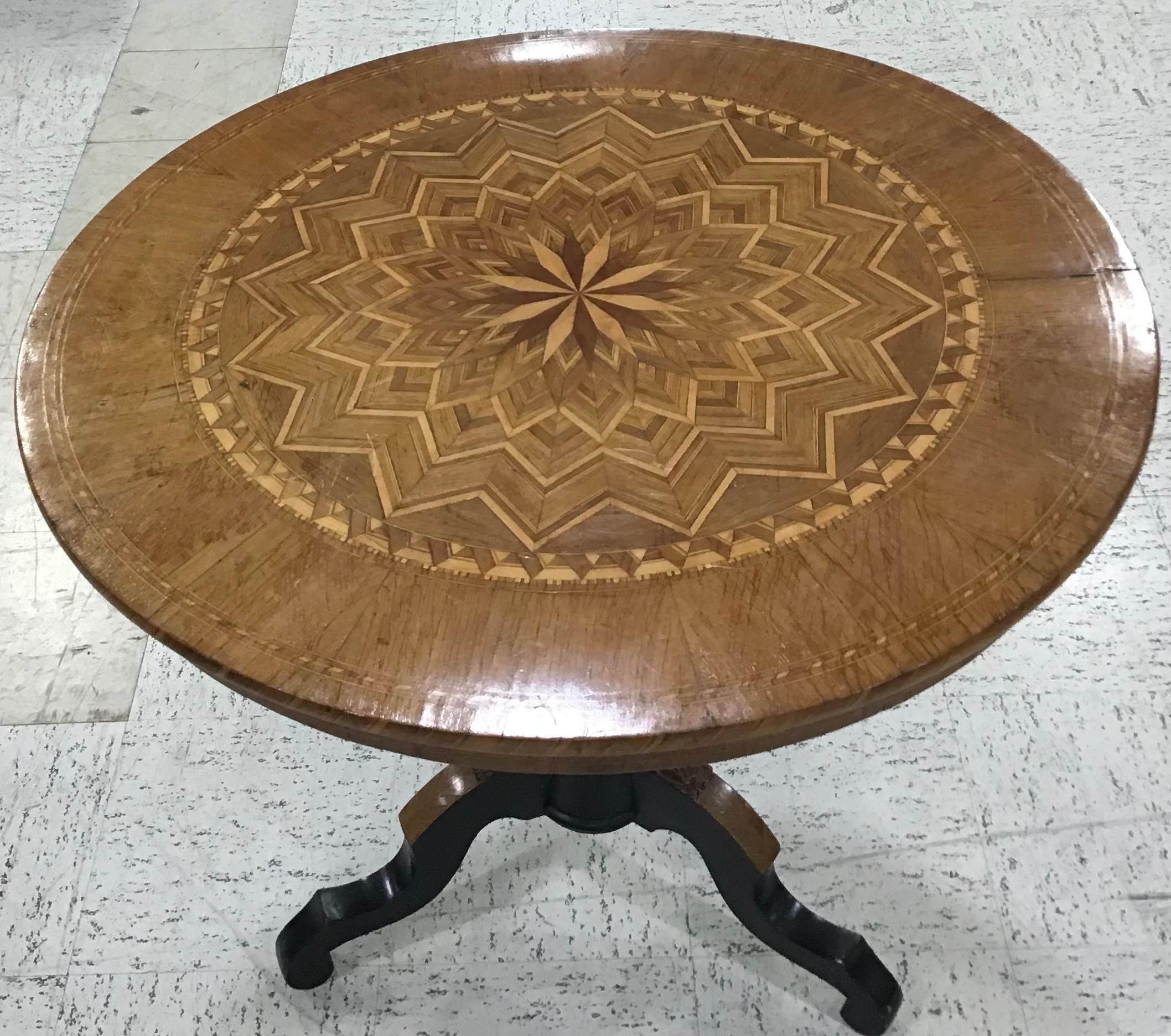 Italian Marquetry Round Side Table from Sorrento 1