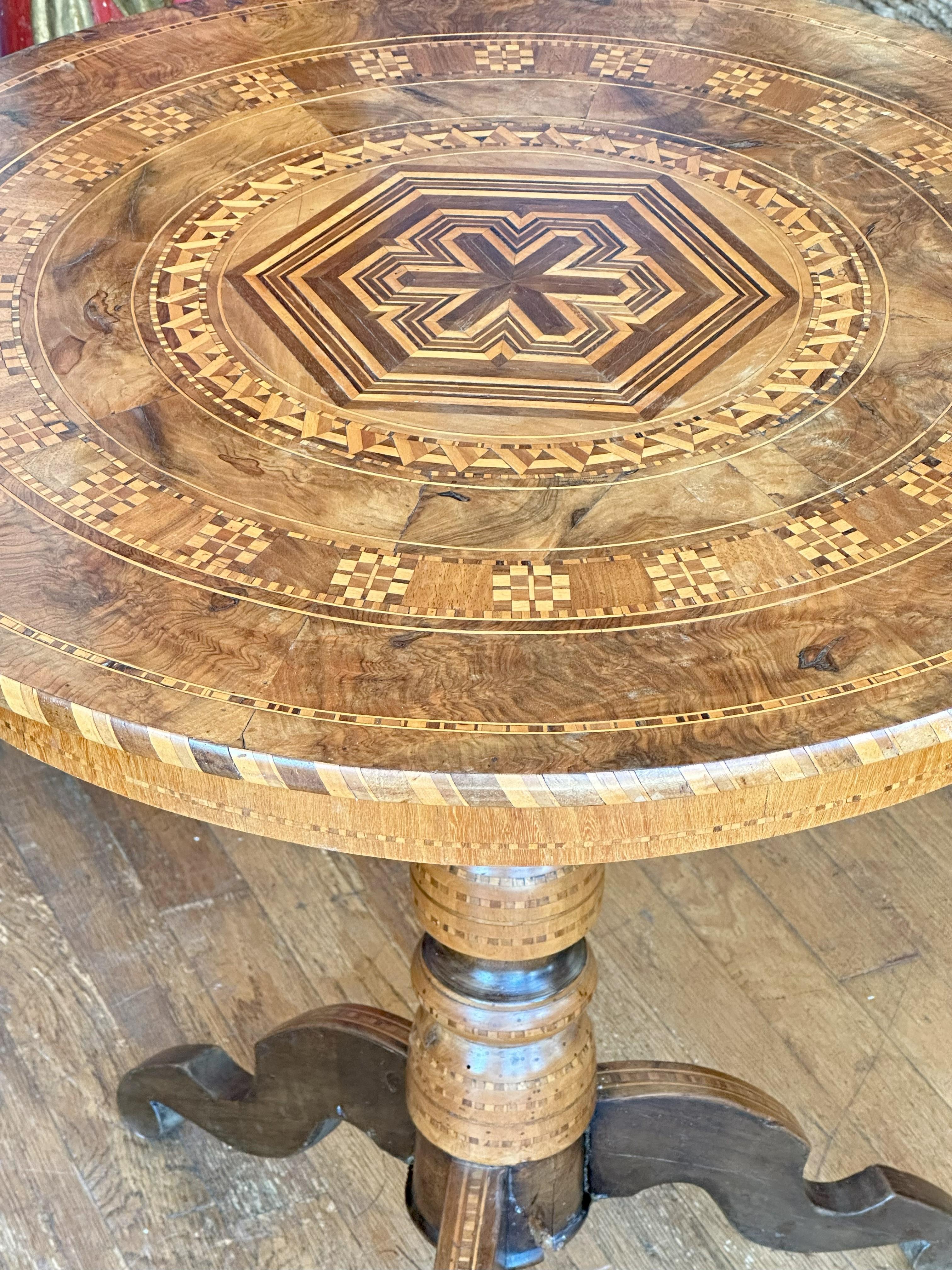 Italian Marquetry Table - Circa 1850 In Good Condition For Sale In Los Angeles, CA