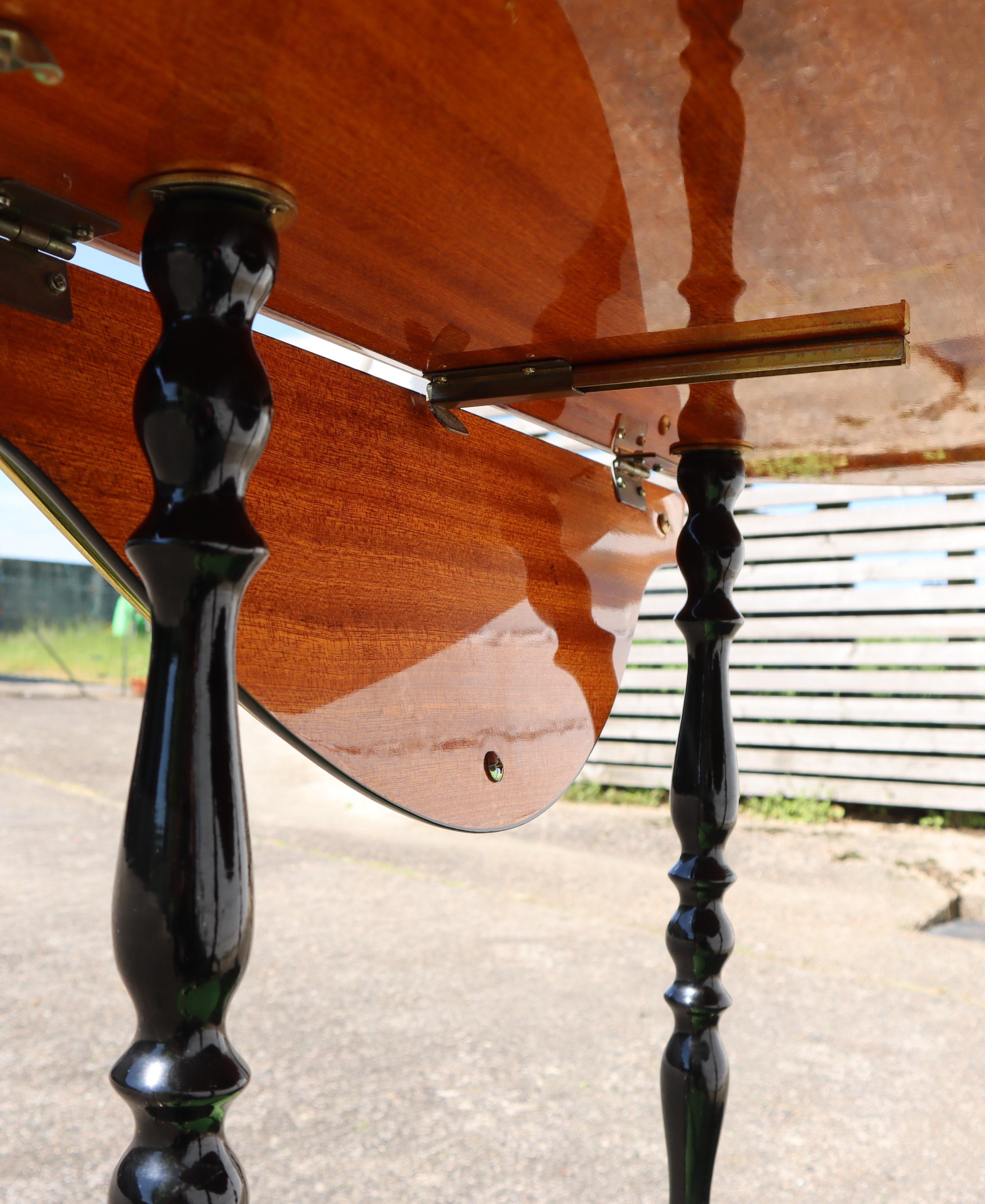 Italian Marquetry Two Tier Drop Leaf Bar Cart-Vintage emerald Dessert-Bar Cart For Sale 3