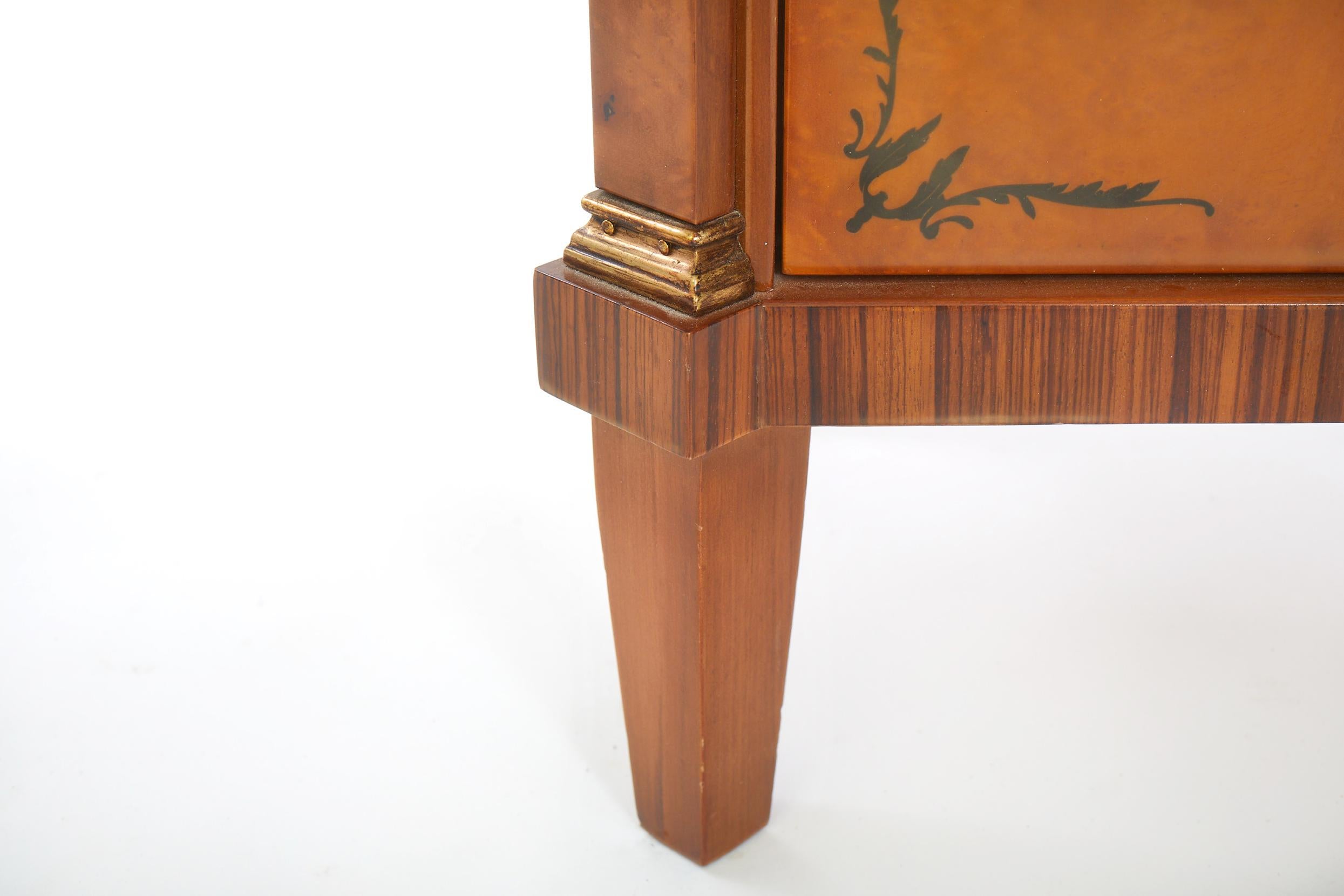 Mid-20th Century Italian Marquetry Wood Vitrine / Cabinet For Sale