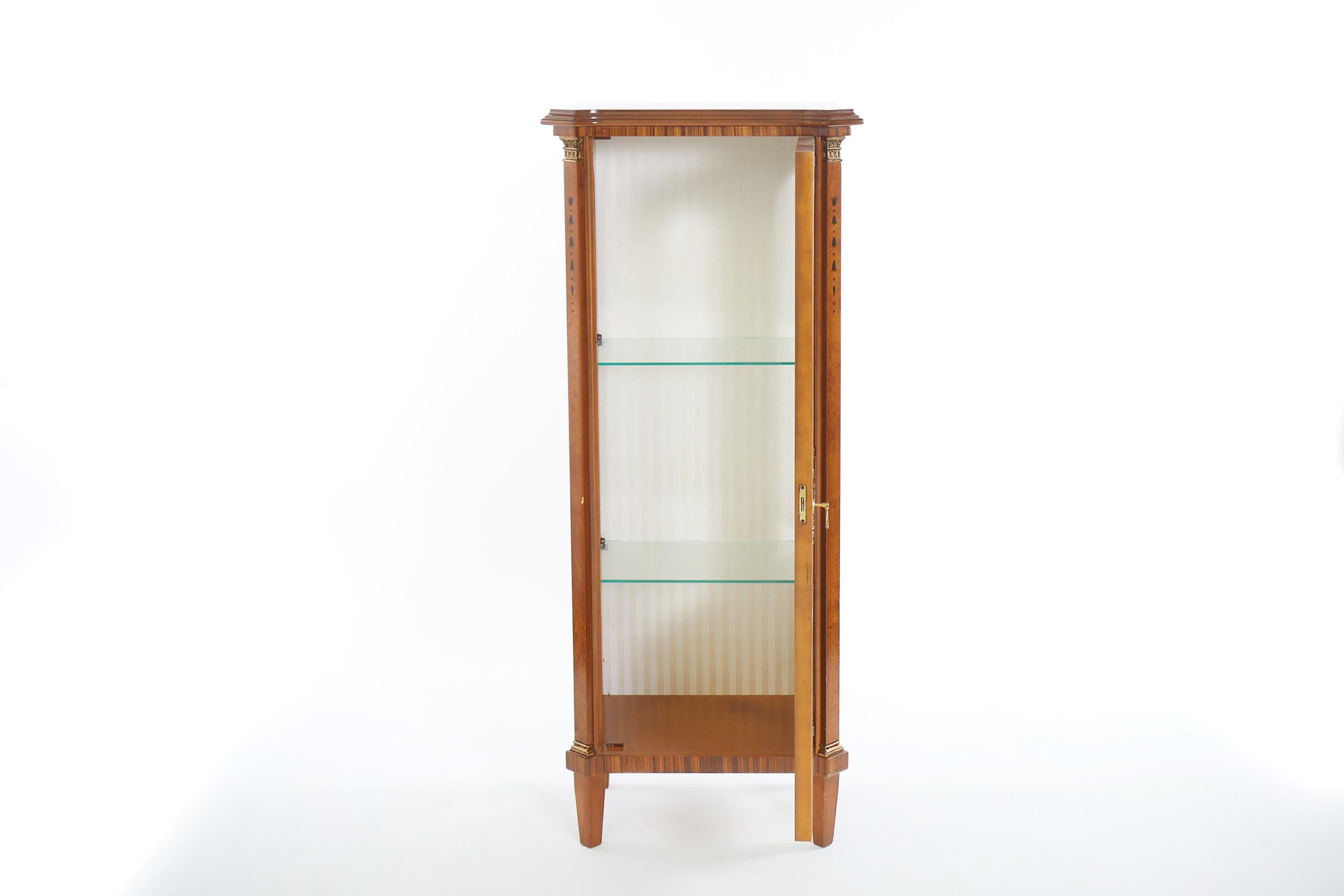 Italian Marquetry Wood Vitrine / Cabinet For Sale 3