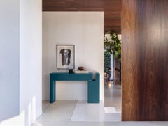 Mesa consola italiana de MDF con acabado lacado mate «Mogg Berlino» - Dainelli Studio RAL5020