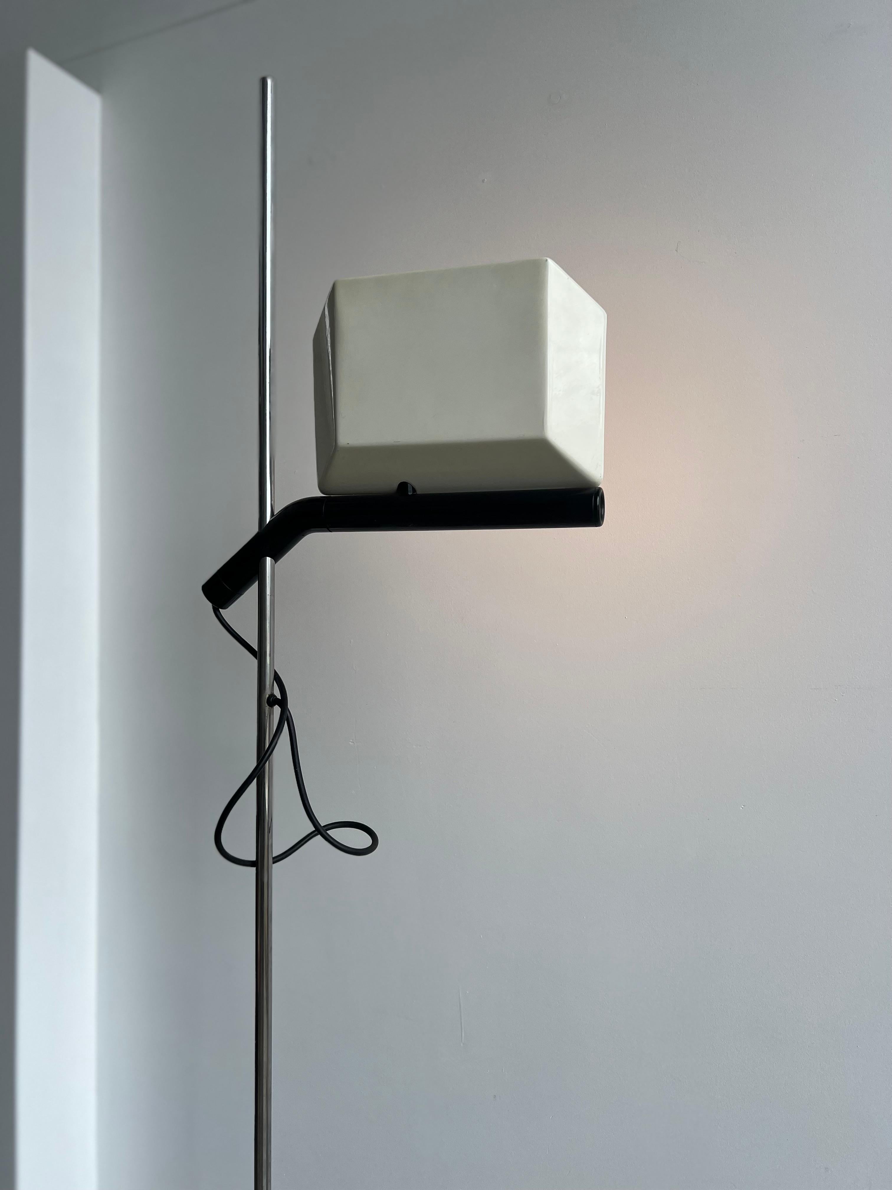 Late 20th Century Italian Mattonella Floor Lamp by Guzzini