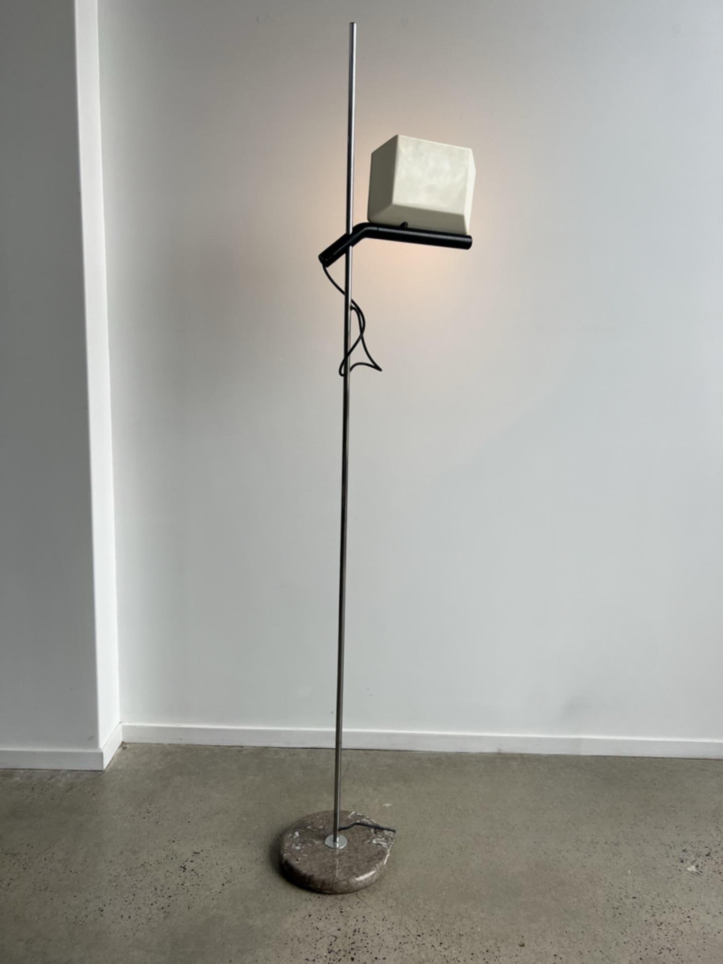 Italian Mattonella Floor Lamp by Guzzini 2