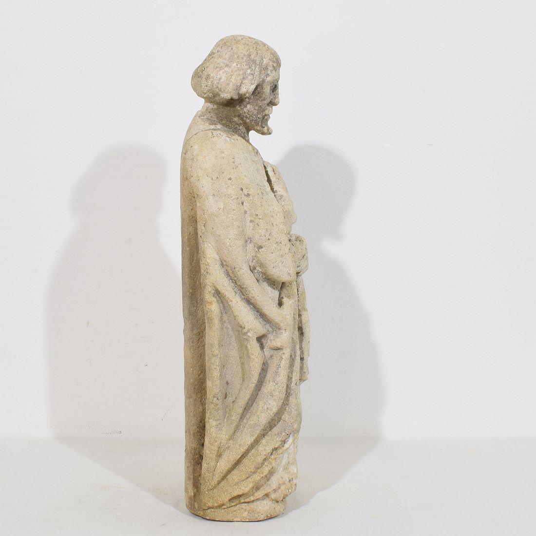 Italian Medieval Gothic Carved Stone Saint Statue In Good Condition For Sale In Buisson, FR