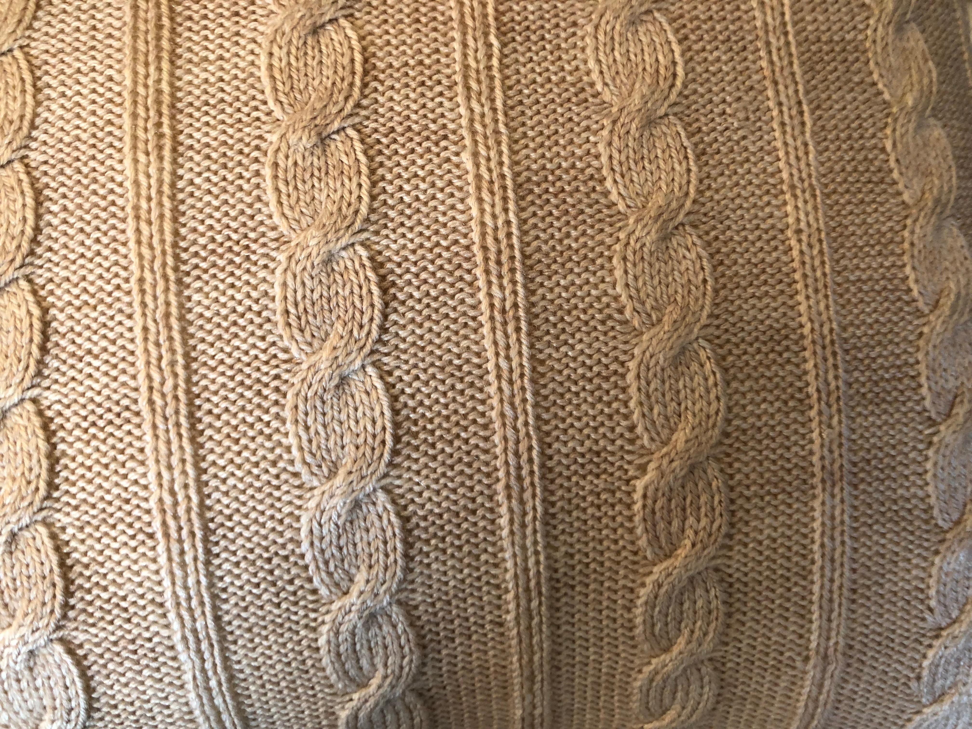 Kissen aus italienischer Merinowolle „Cableknit“ von Le Lampade (Organische Moderne) im Angebot