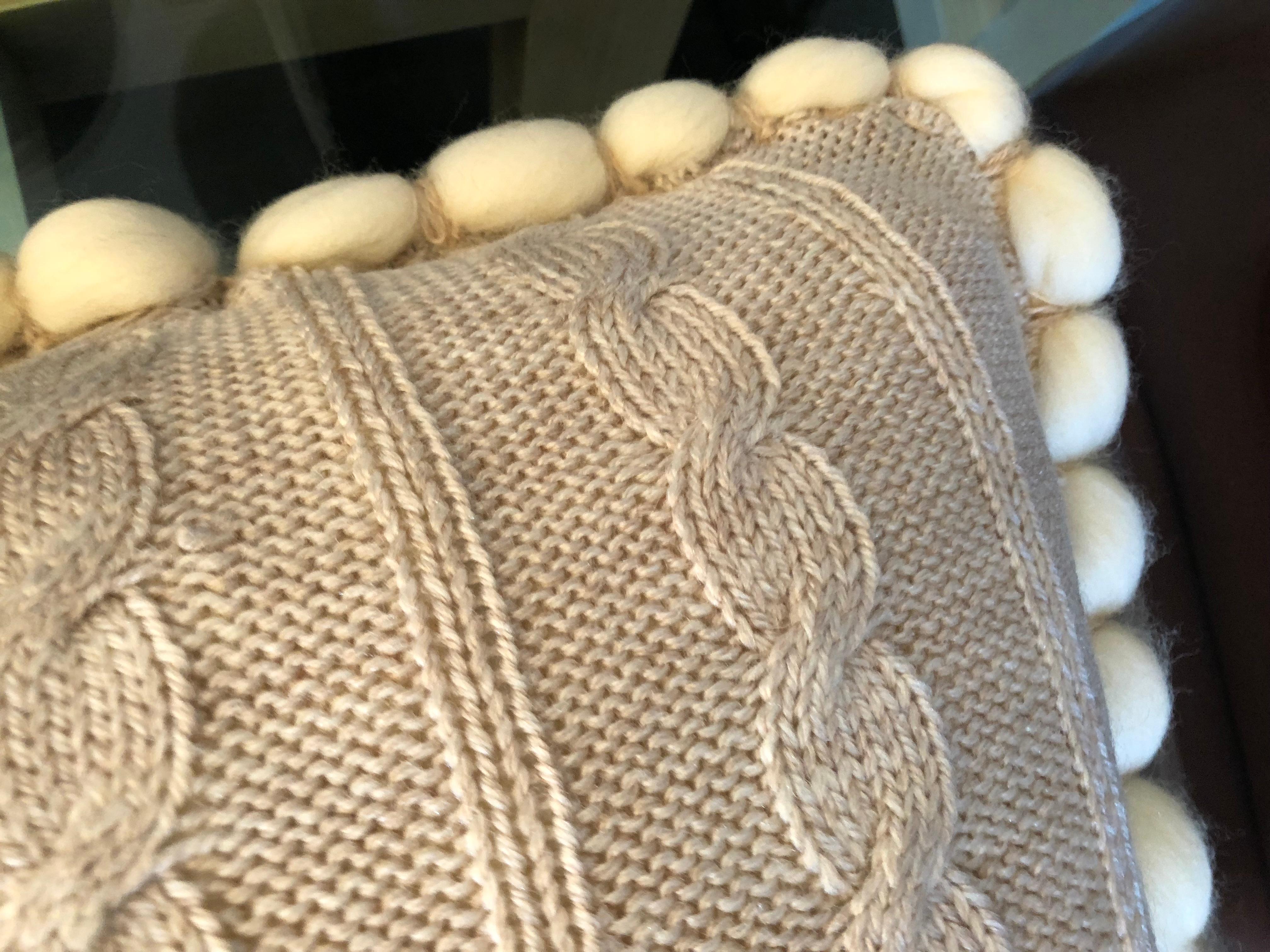 Kissen aus italienischer Merinowolle „Cableknit“ von Le Lampade (Handgefertigt) im Angebot