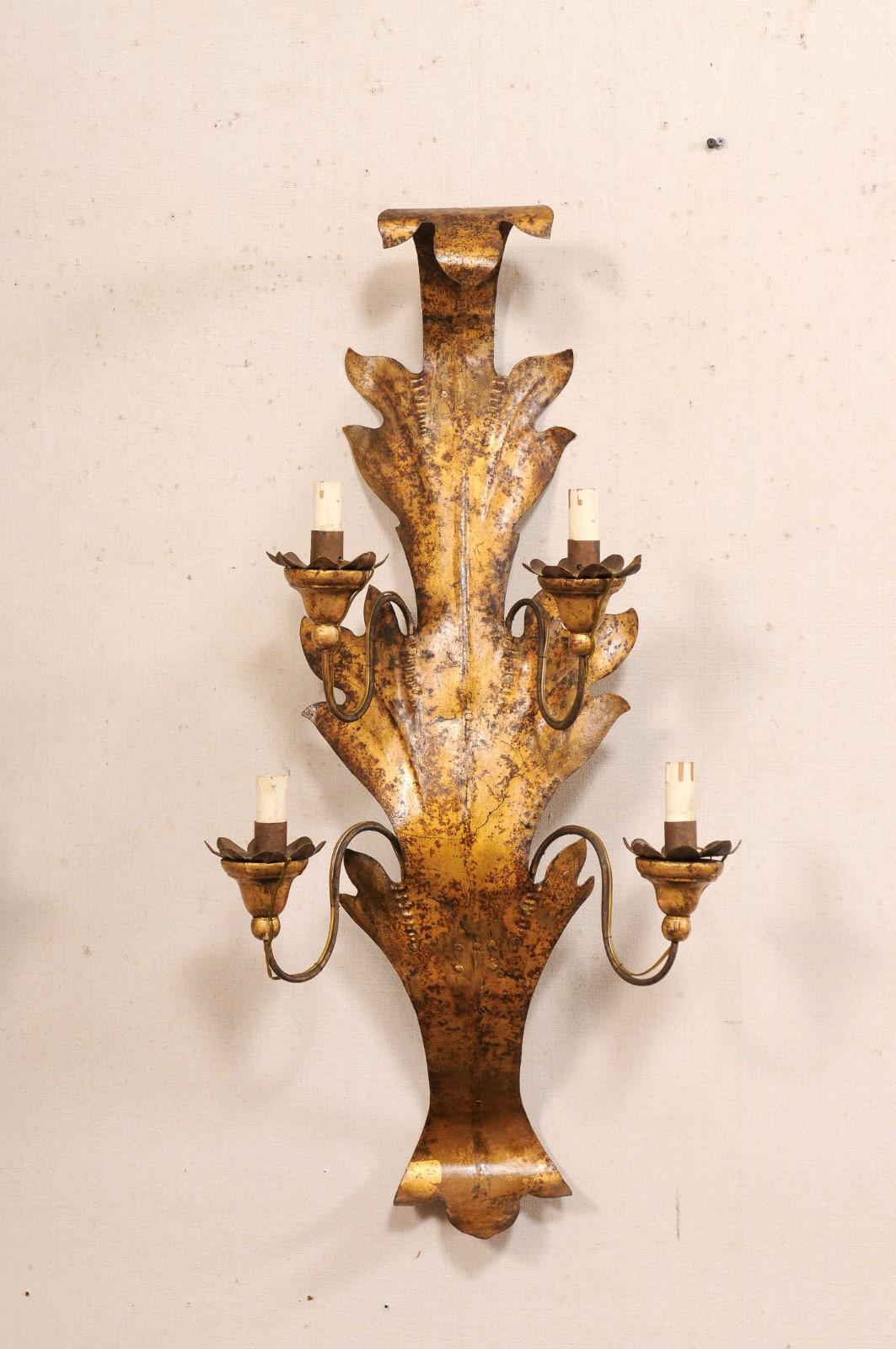 Italienische 4-Leuchten-Konsolen aus Metall mit Blattmotiv (unverdrahtet) (20. Jahrhundert) im Angebot