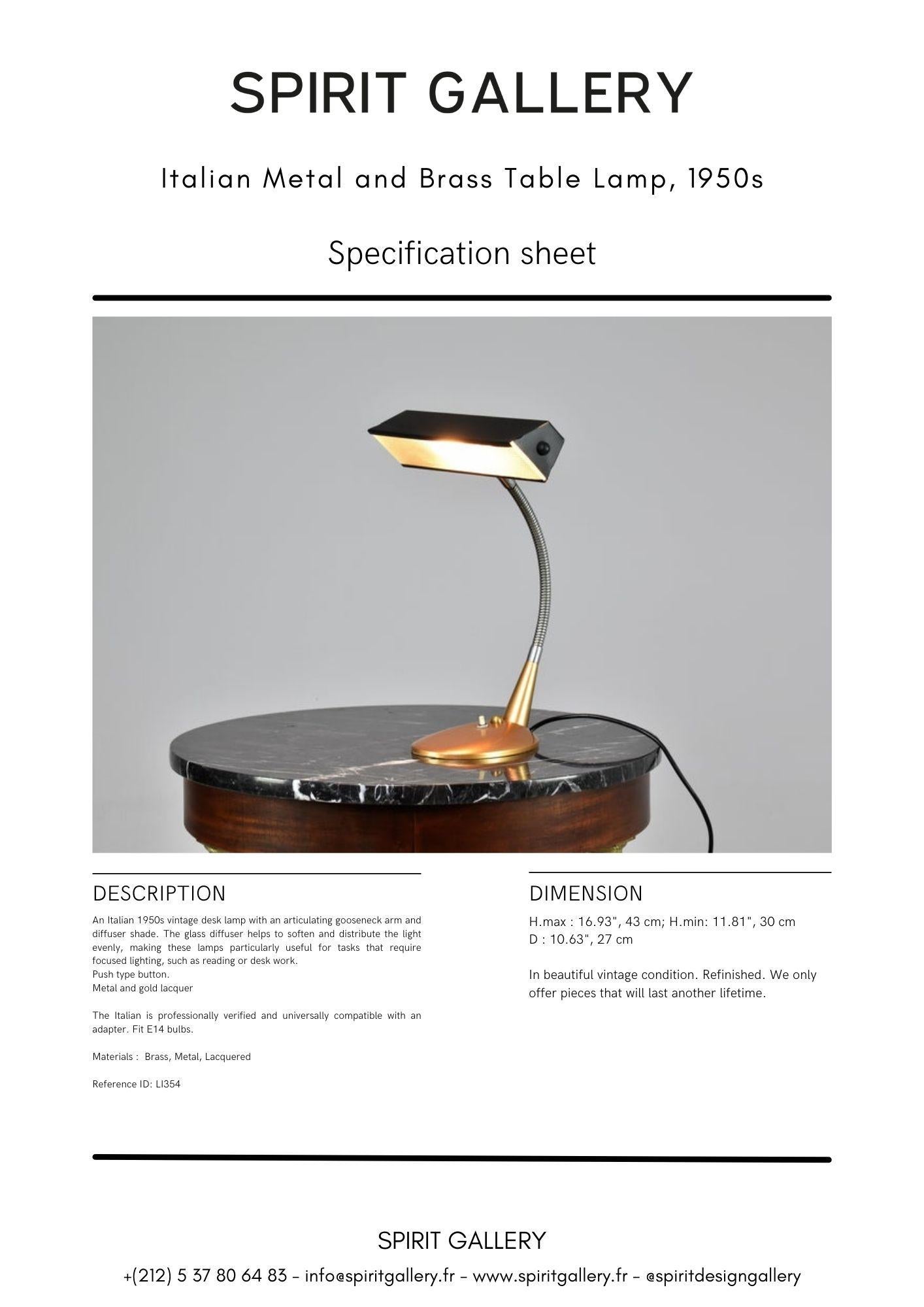 Lampe de table italienne en métal et laiton, années 1950 en vente 6