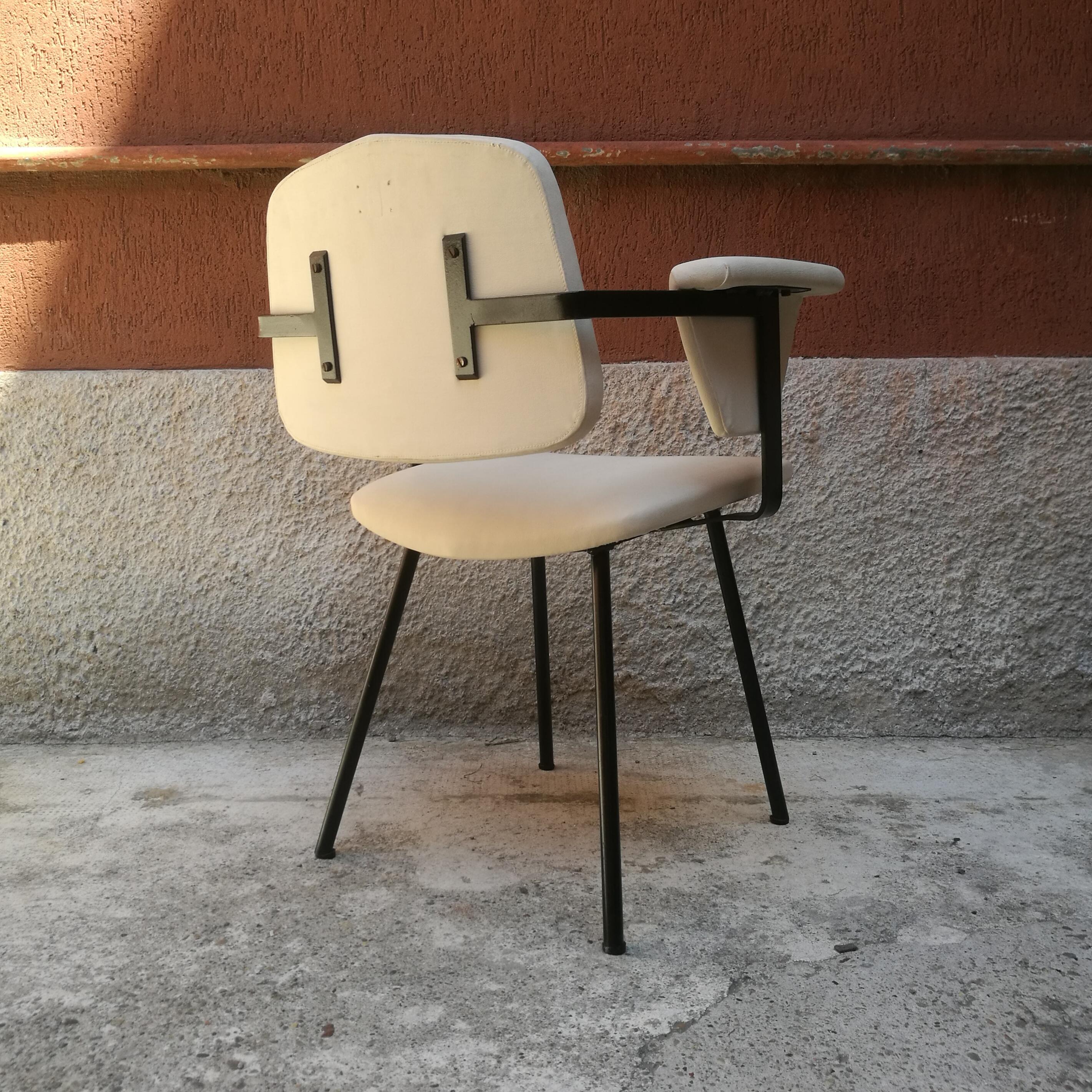 Italian Metal and White Leather Desk Chair with Armrests, 1960s In Good Condition In MIlano, IT