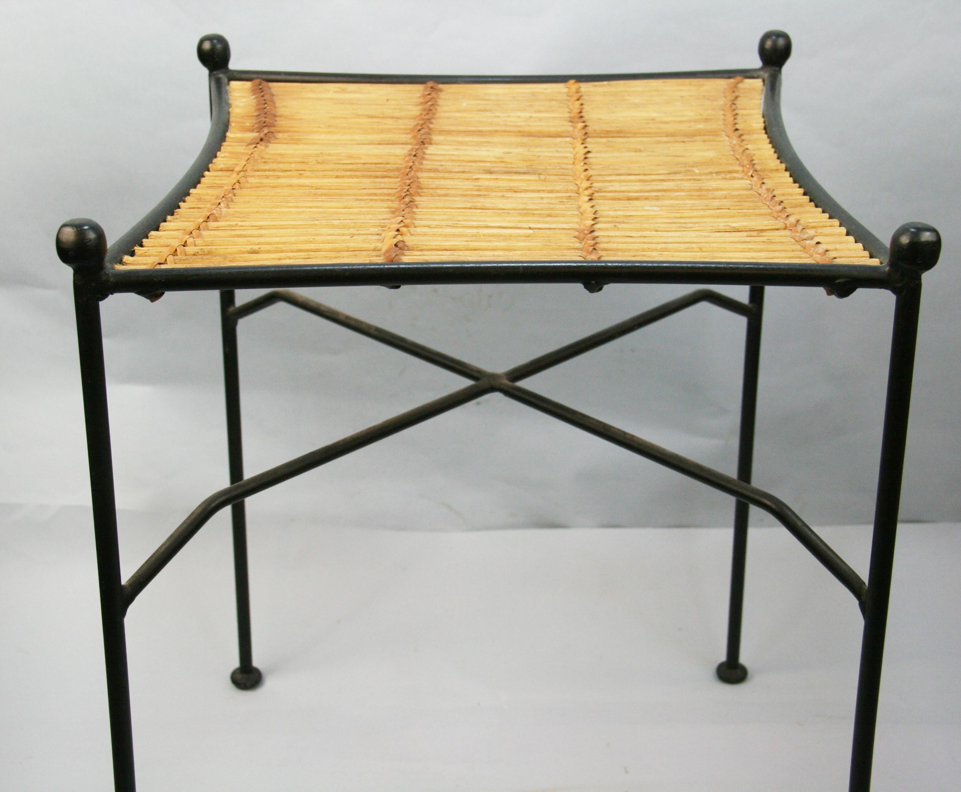 Autrichien  Table d'appoint en métal et saule en vente 3