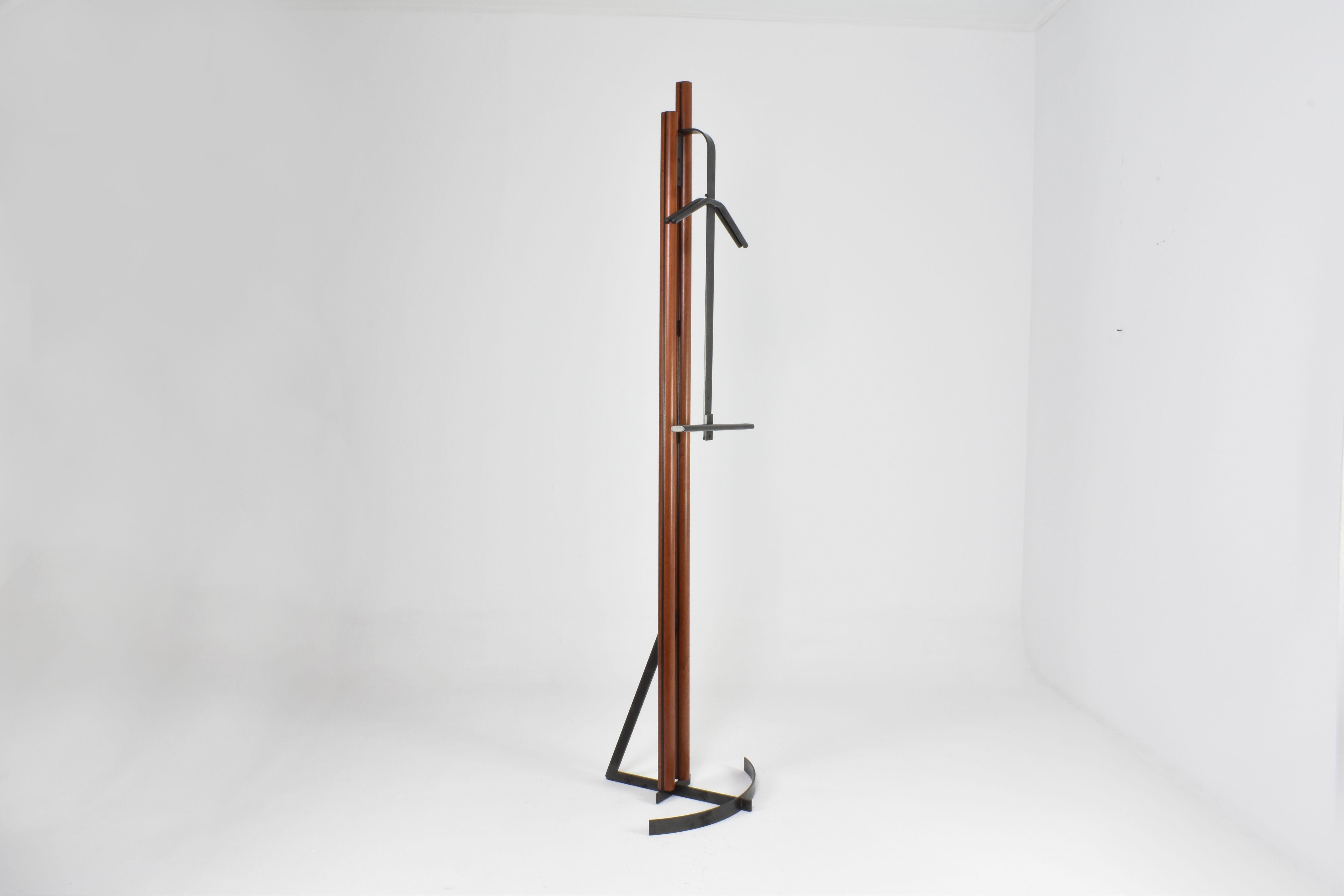 Porte-manteaux italien en métal et bois de hêtre attribué à Afra et Tobia Scarpa, 1970 en vente 5