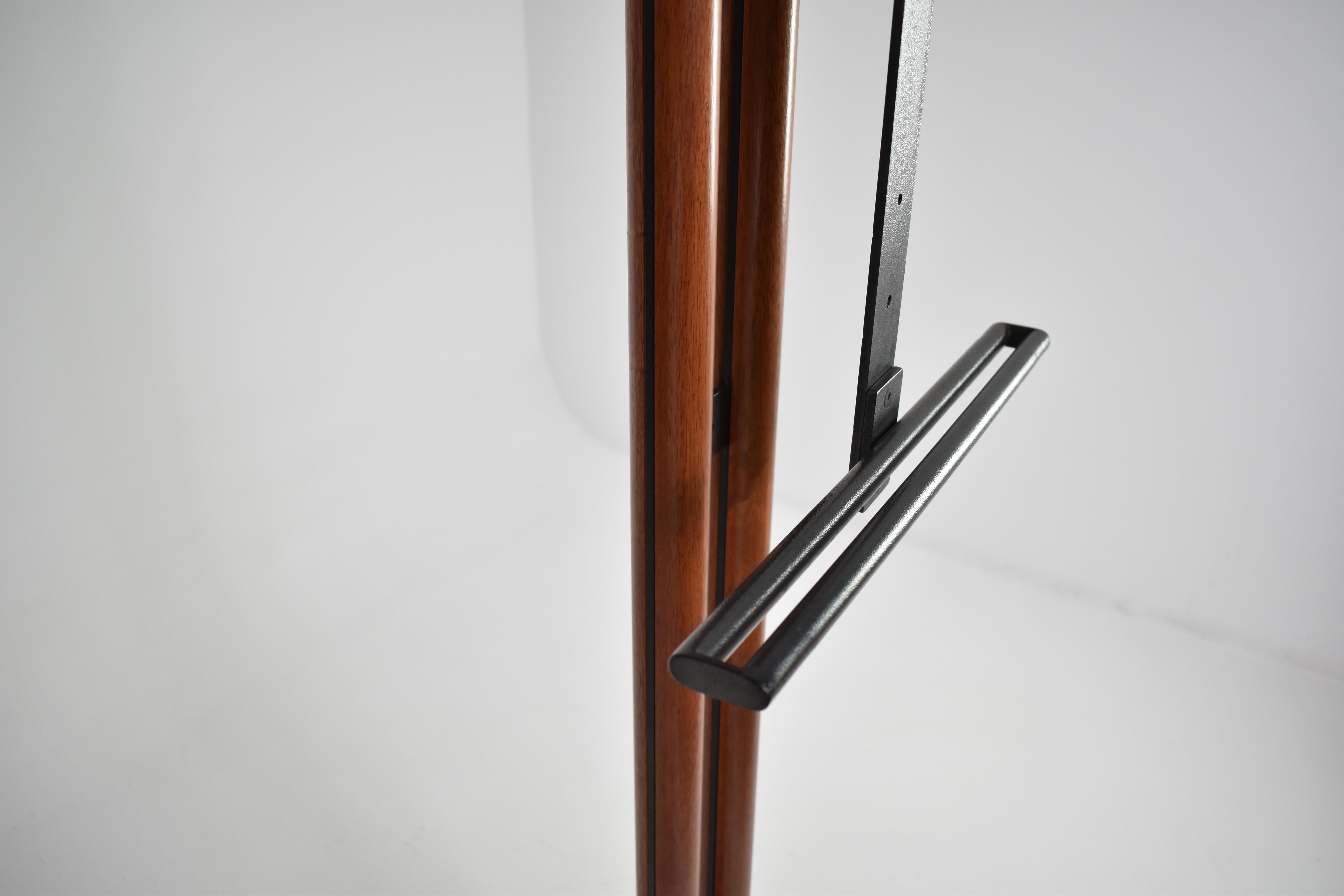 Porte-manteaux italien en métal et bois de hêtre attribué à Afra et Tobia Scarpa, 1970 en vente 2