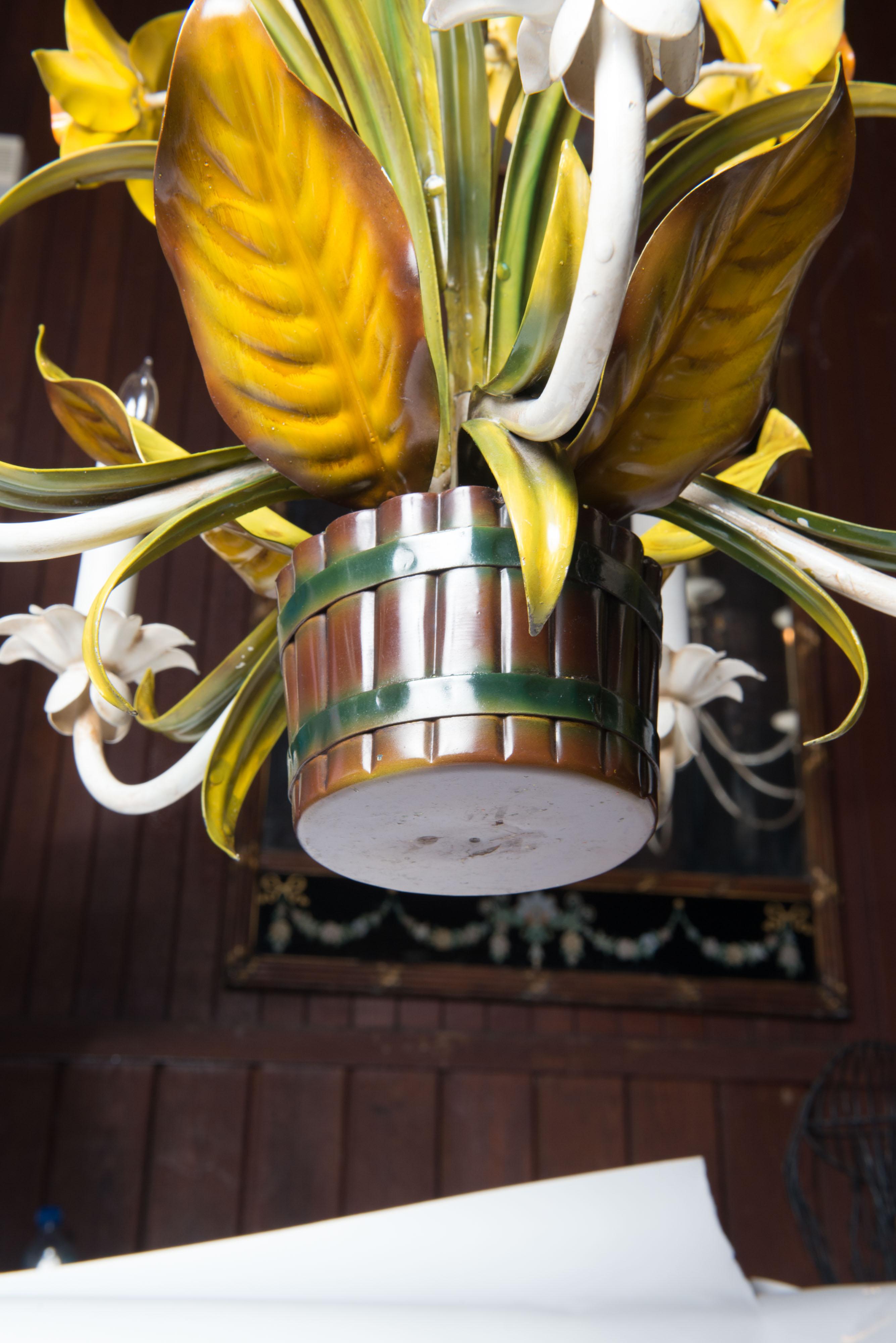 Italian Metal Daffodil Chandelier In Good Condition For Sale In Stamford, CT