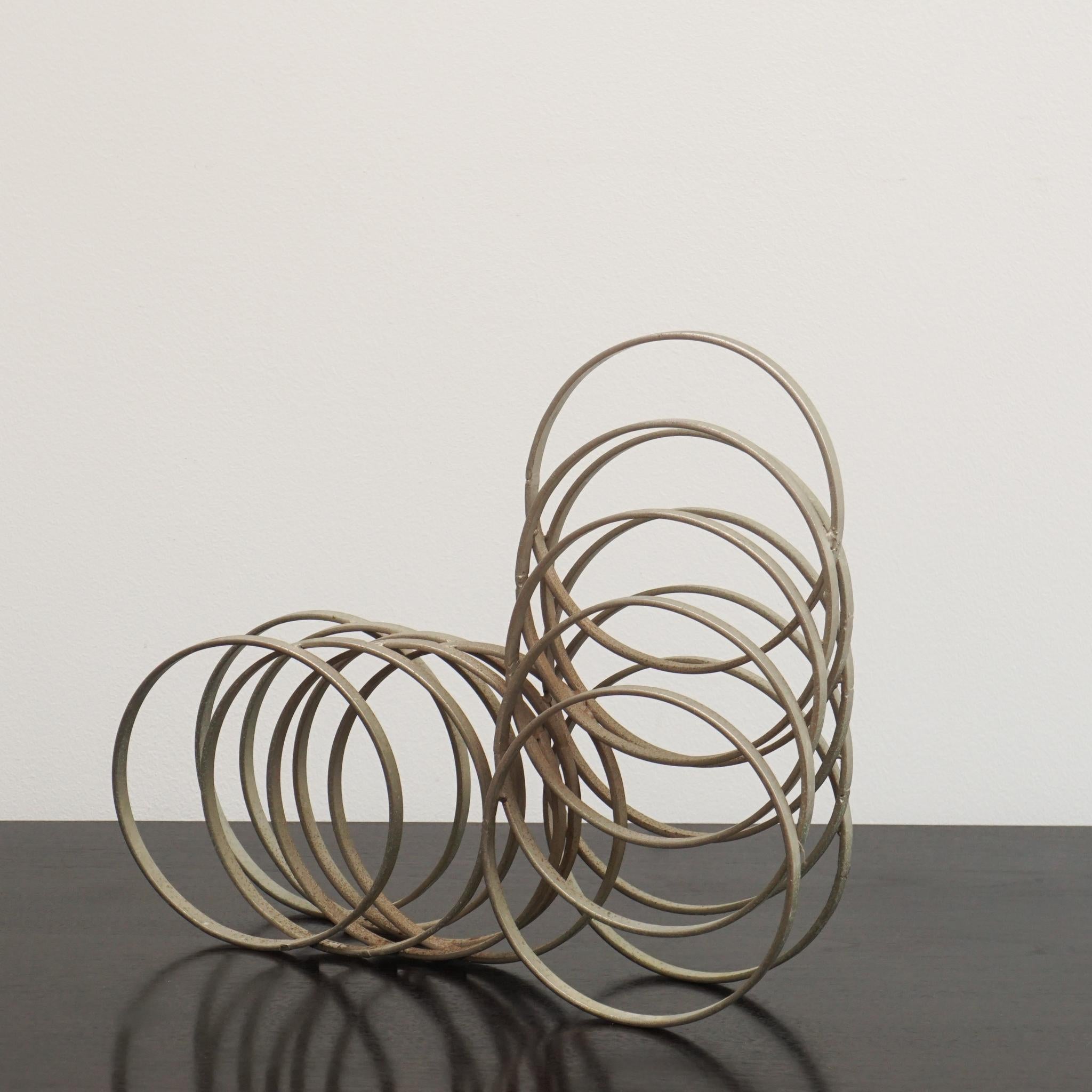 Industriel Sculpture italienne en métal à anneaux en vente